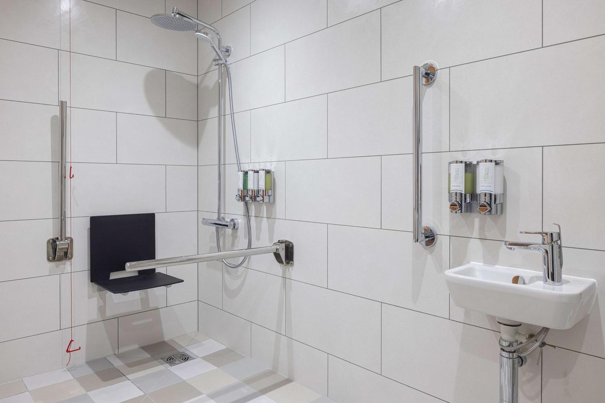 Quarto Queen com 2 Camas - Acessível Para Hóspedes com Mobilidade Reduzida.