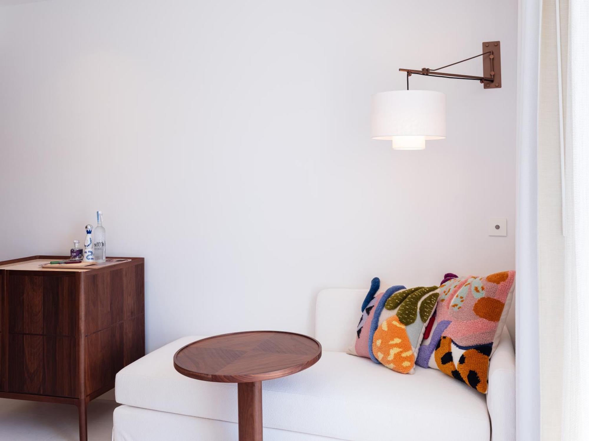 Standard King,1535695555:JPEG