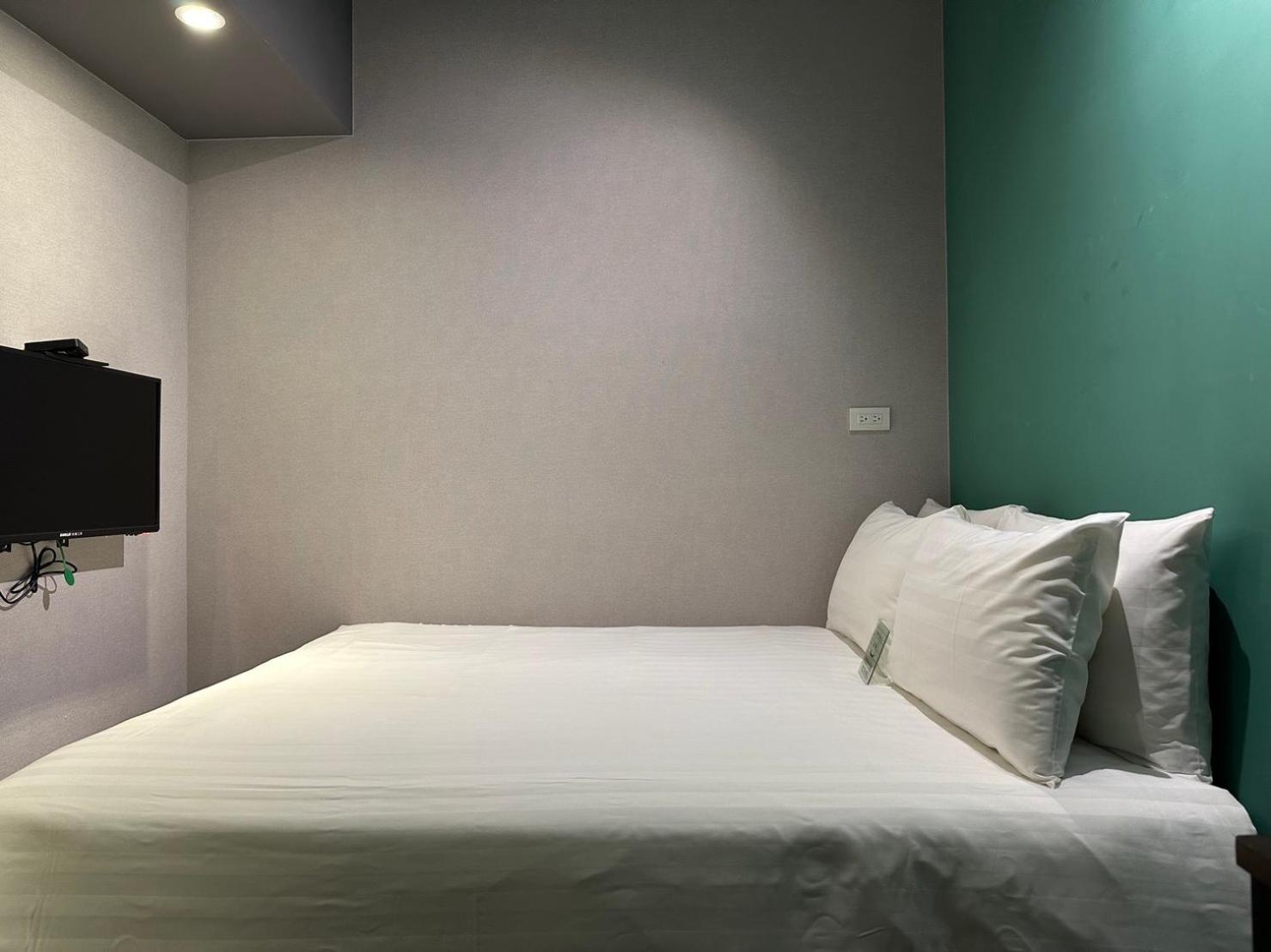 Standard Single Room No Window