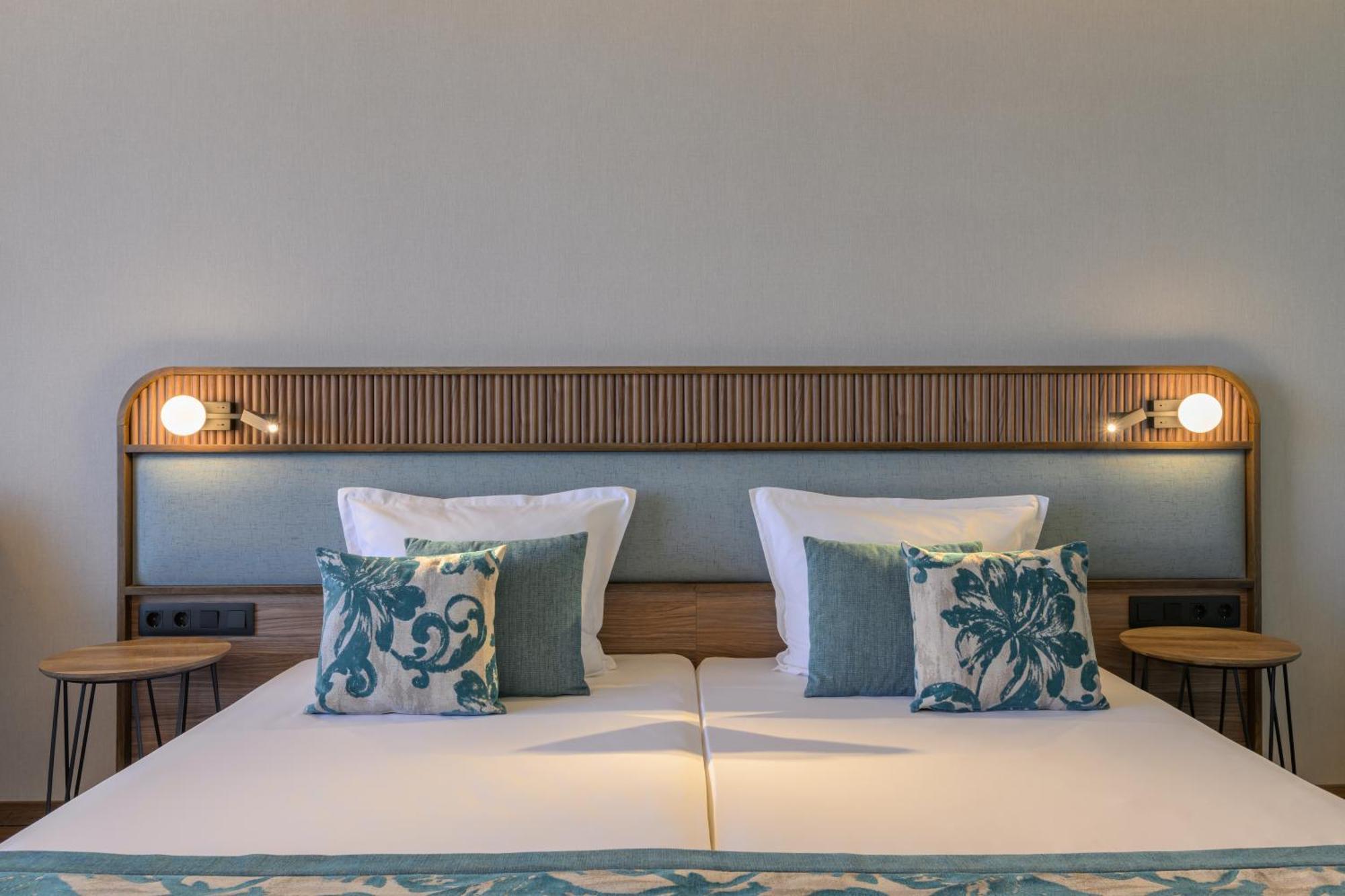 Deluxe Twin Room Sea View