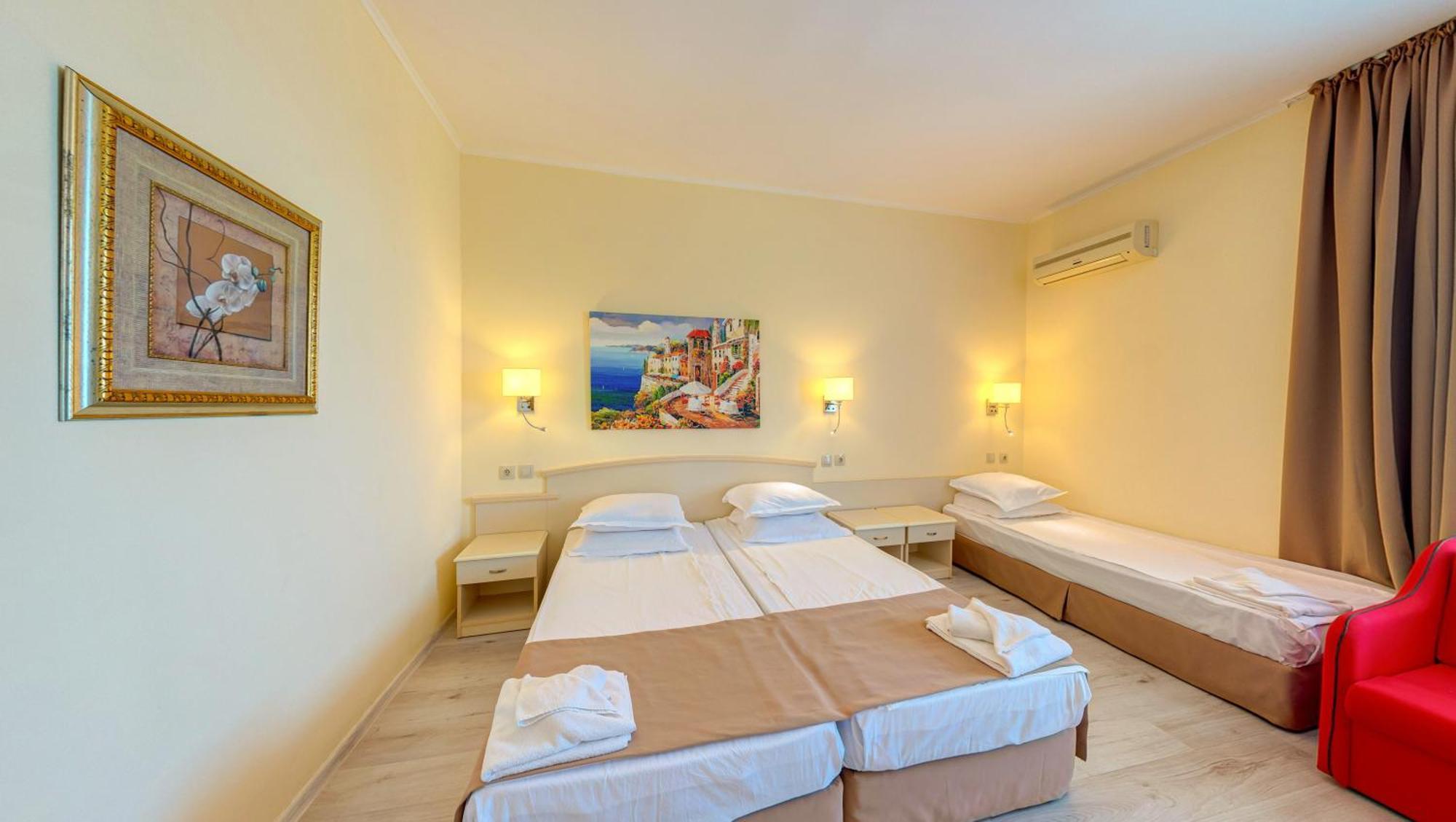 Triple Room