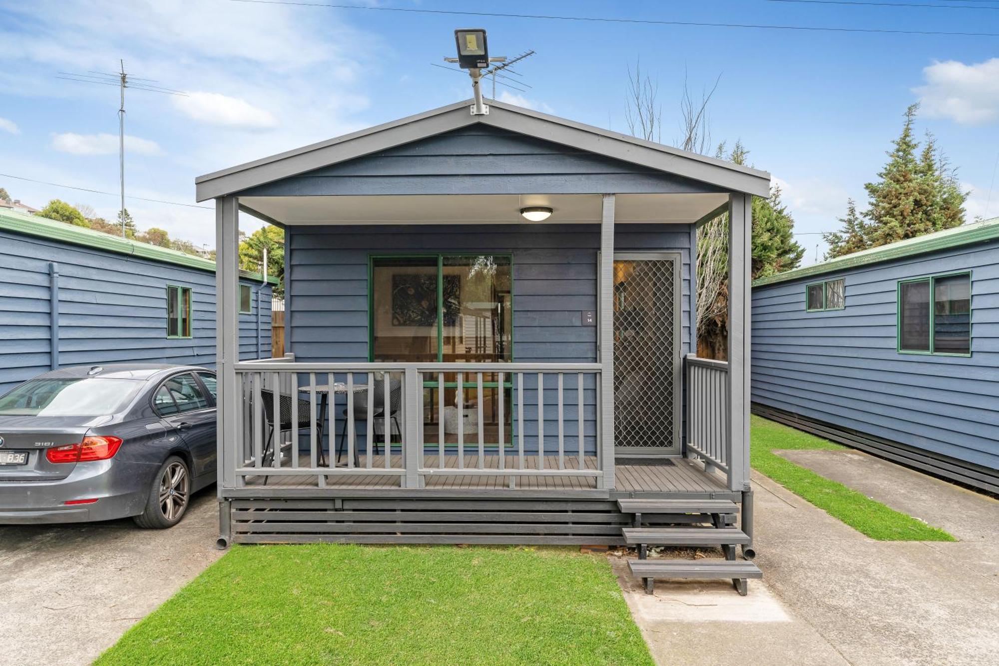 Standard Cabin 2BR Sleeps 6