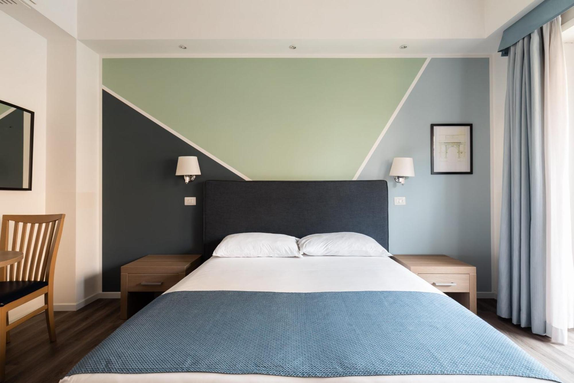 Double or Twin Room Private External Bathroom