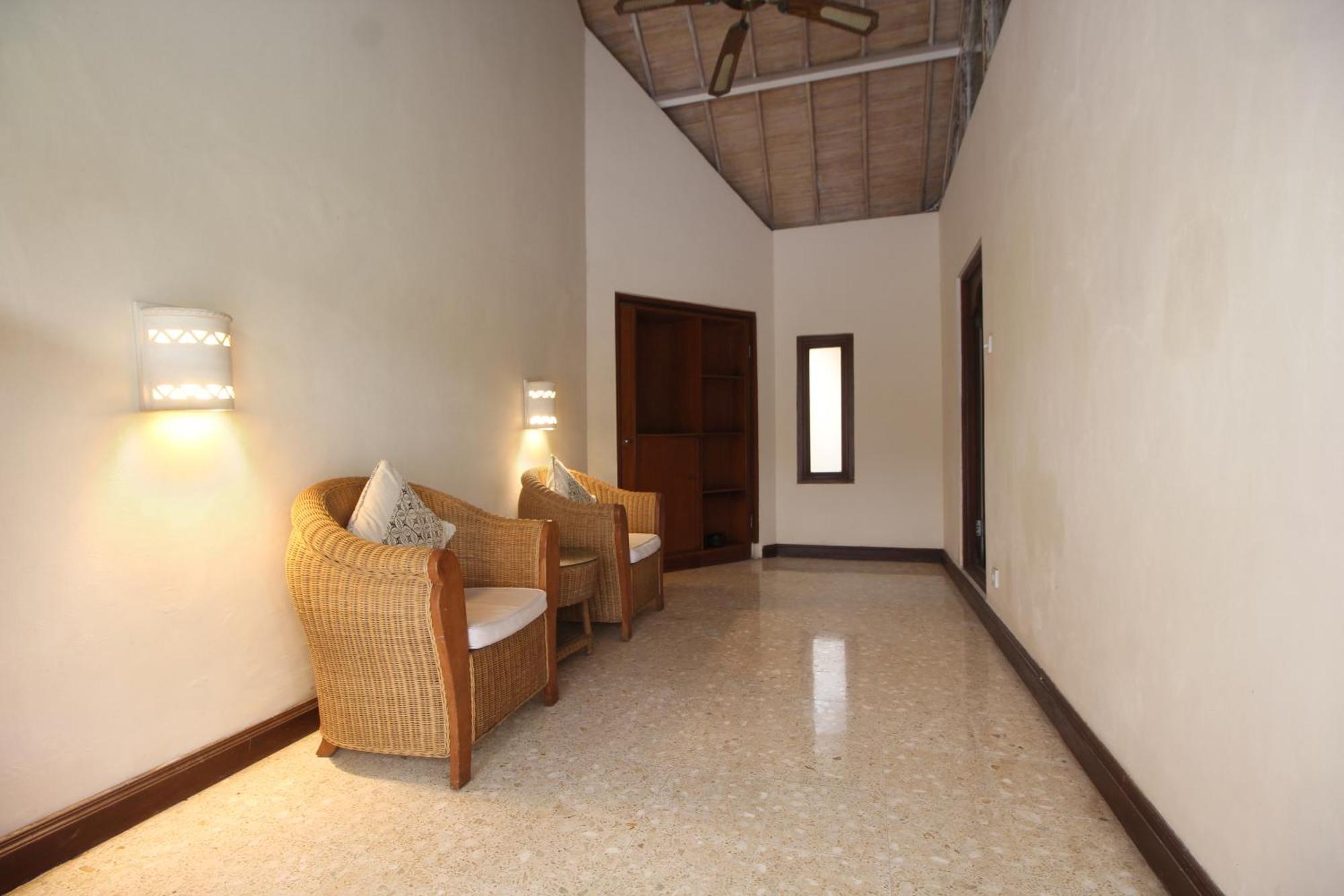 Alam Villa Lounge Access