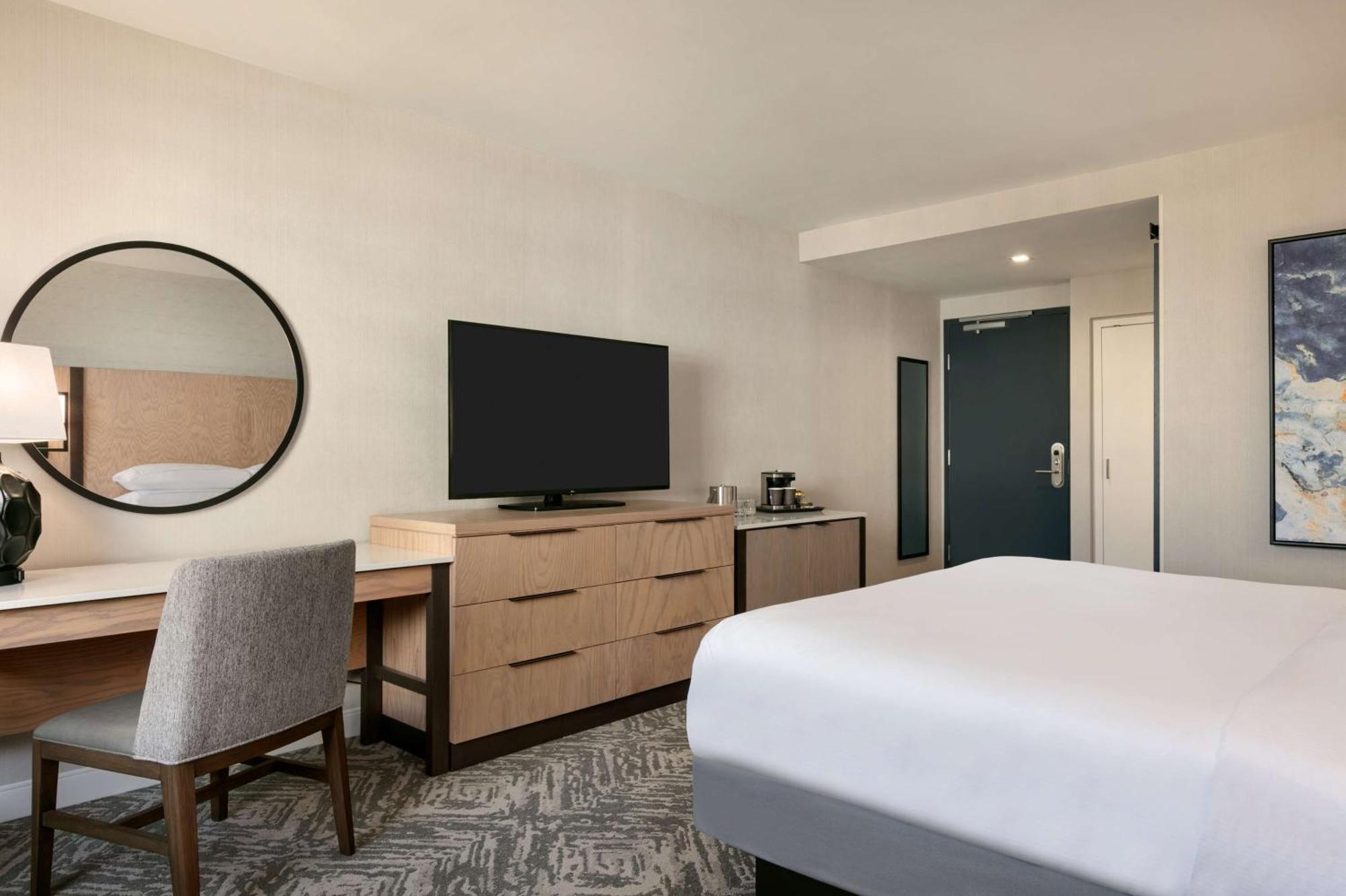 King Room,1547137021:JPEG