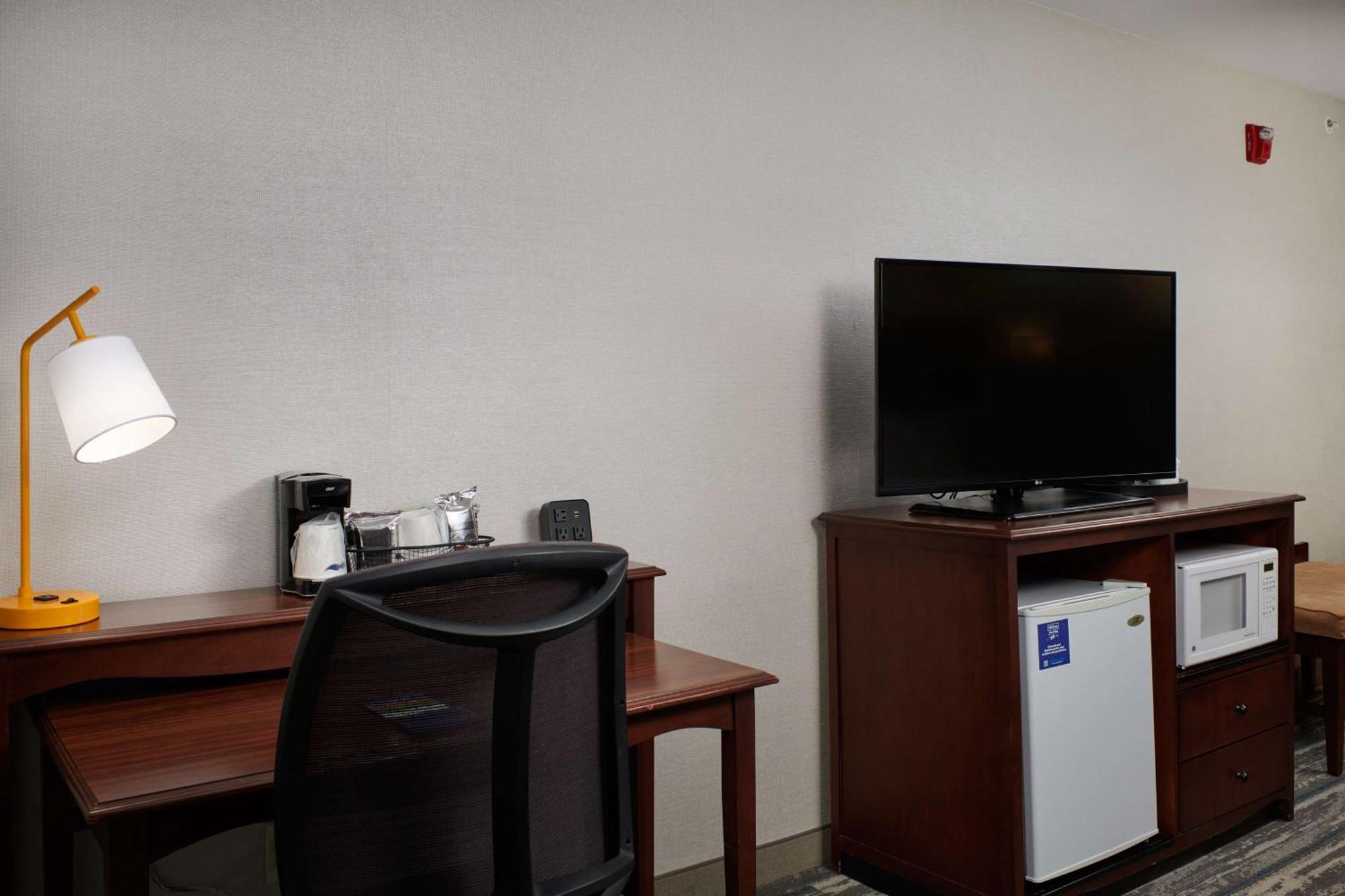King Room with Accessible Tub - Mobility and Hearing Access/Non-Smoking,1551448447:JPEG