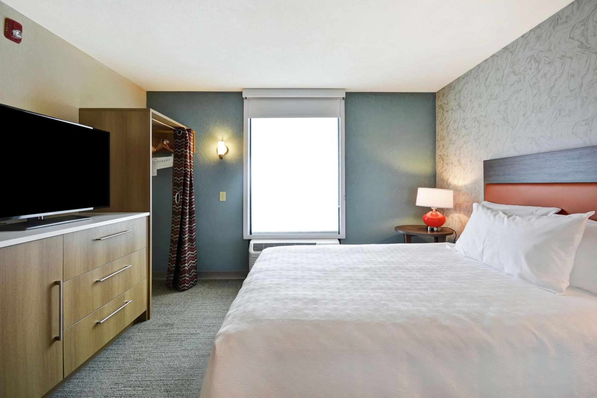 King Studio Suite Hearing Access or Non-Smoking