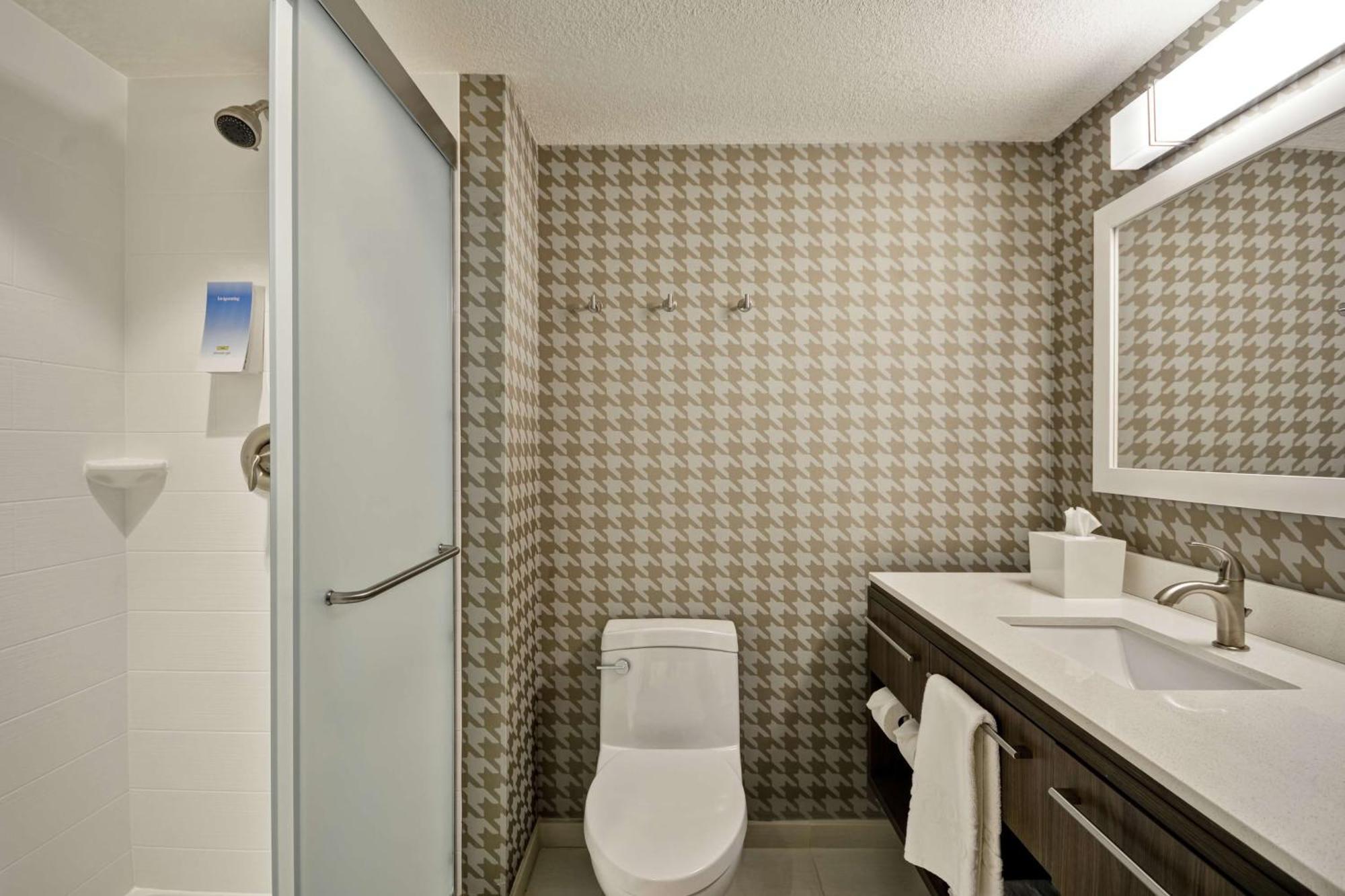 King Studio Suite Hearing Access or Non-Smoking