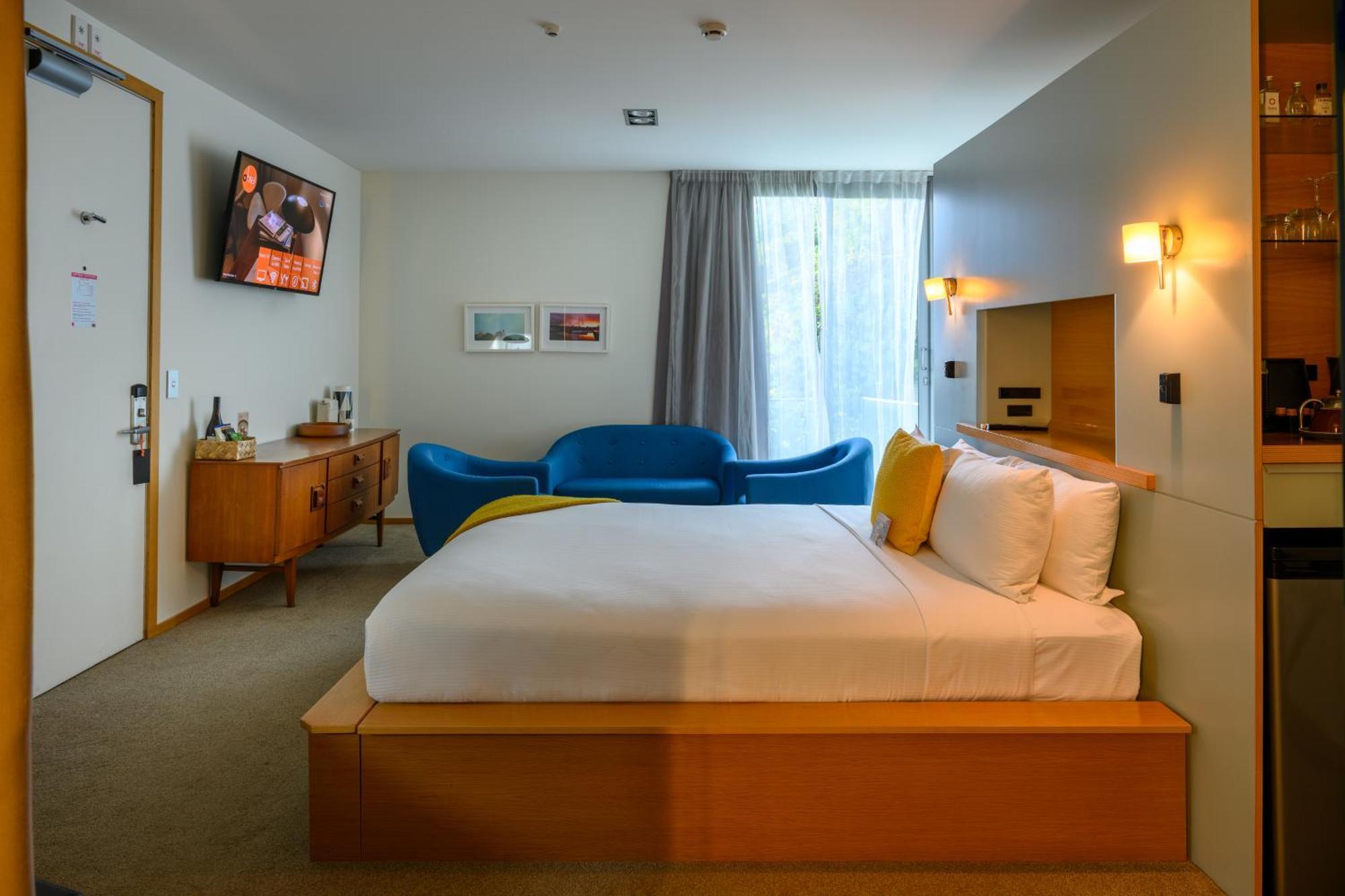 Deluxe King Room Bath