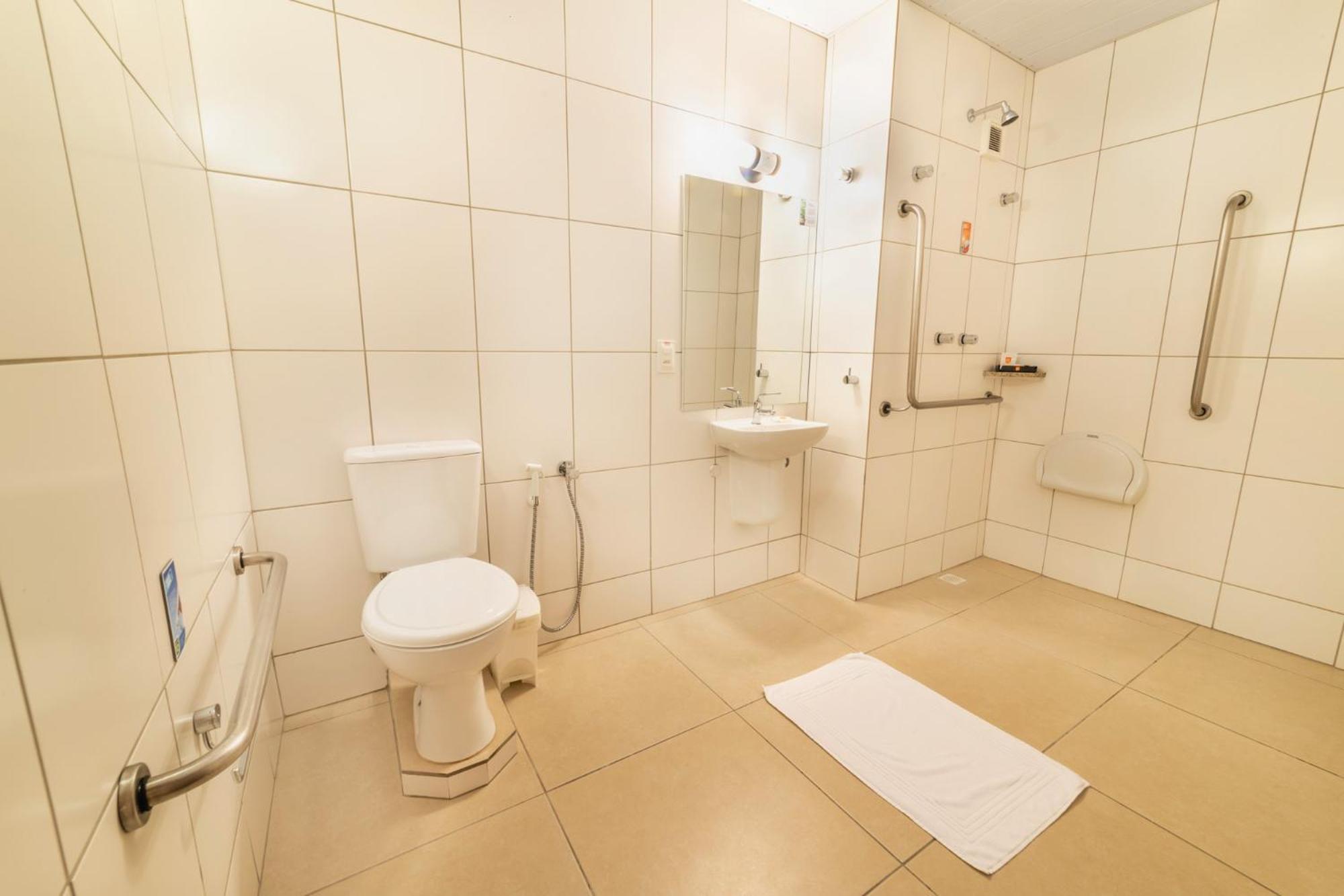 Quarto Standard com 1 Cama de Casal - Acessível para Hóspedes com Mobilidade Reduzida