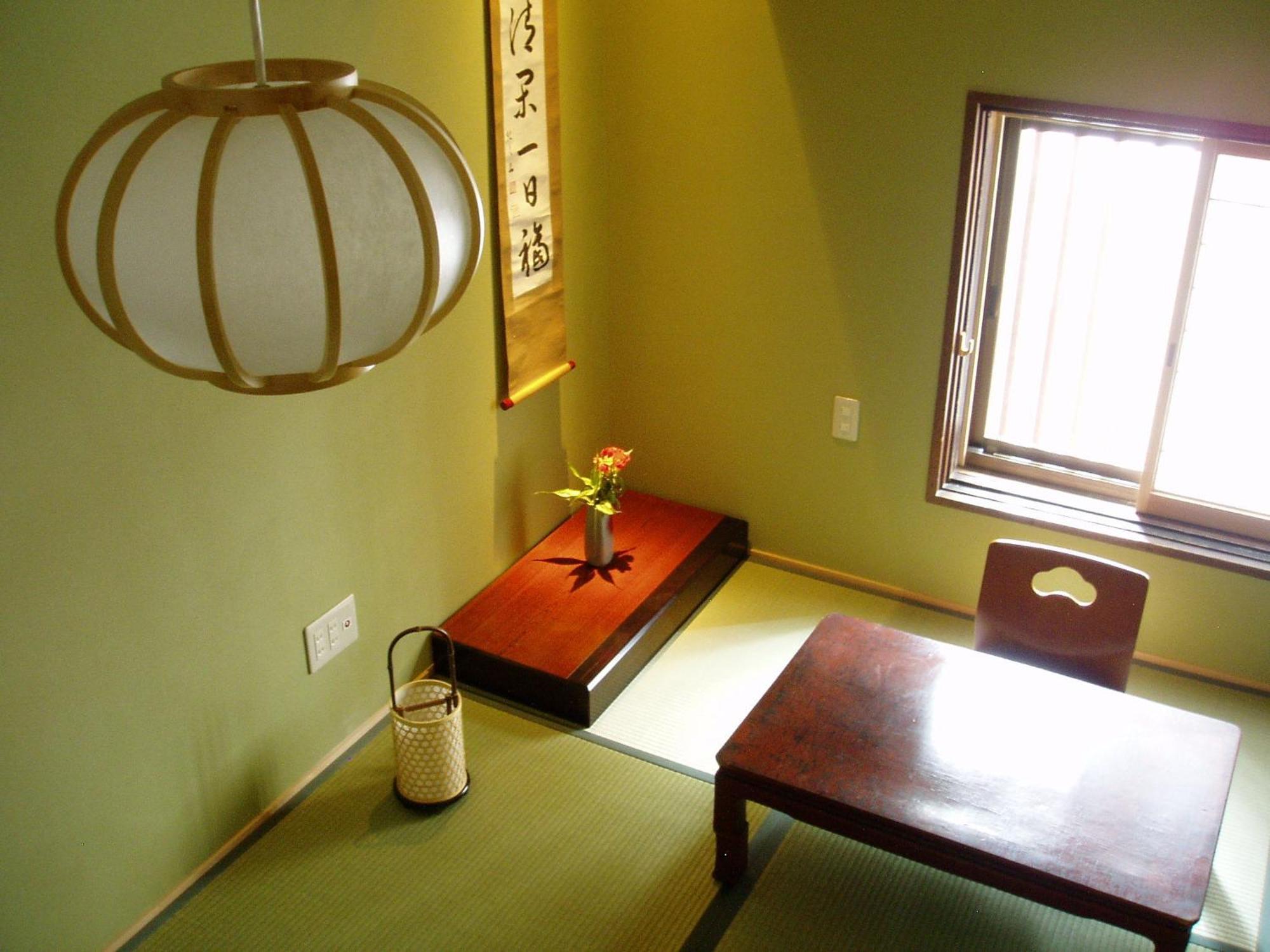 Japanese-Style Single Room