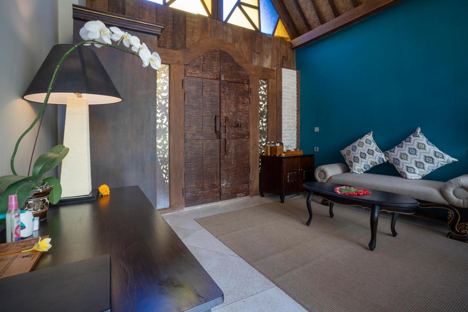 Ethnic One-Bedroom Villa Balcony