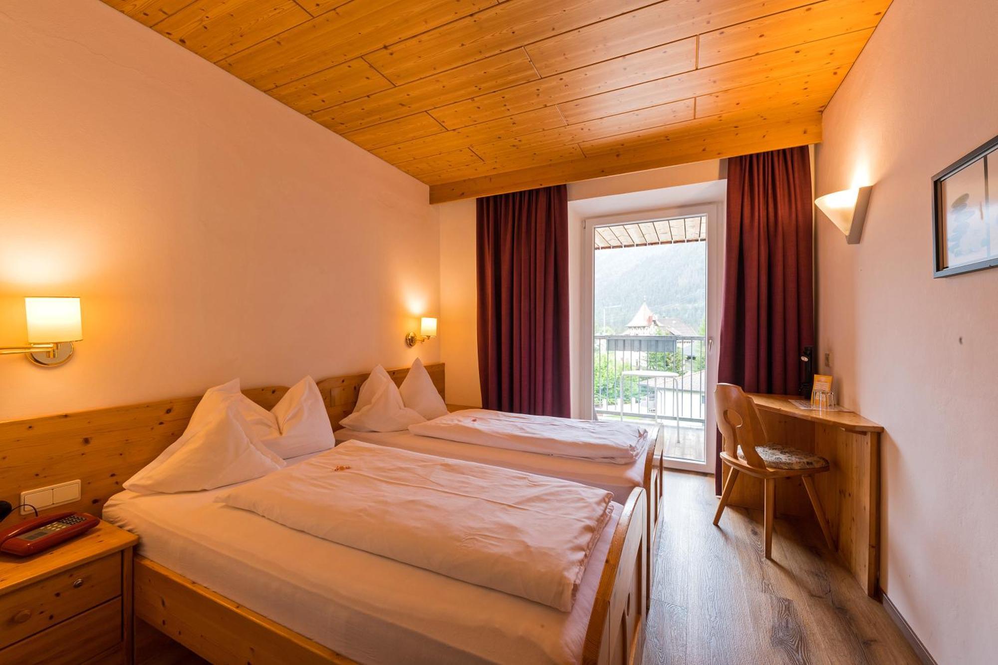 Small Double or Twin Room,1589582063:JPEG