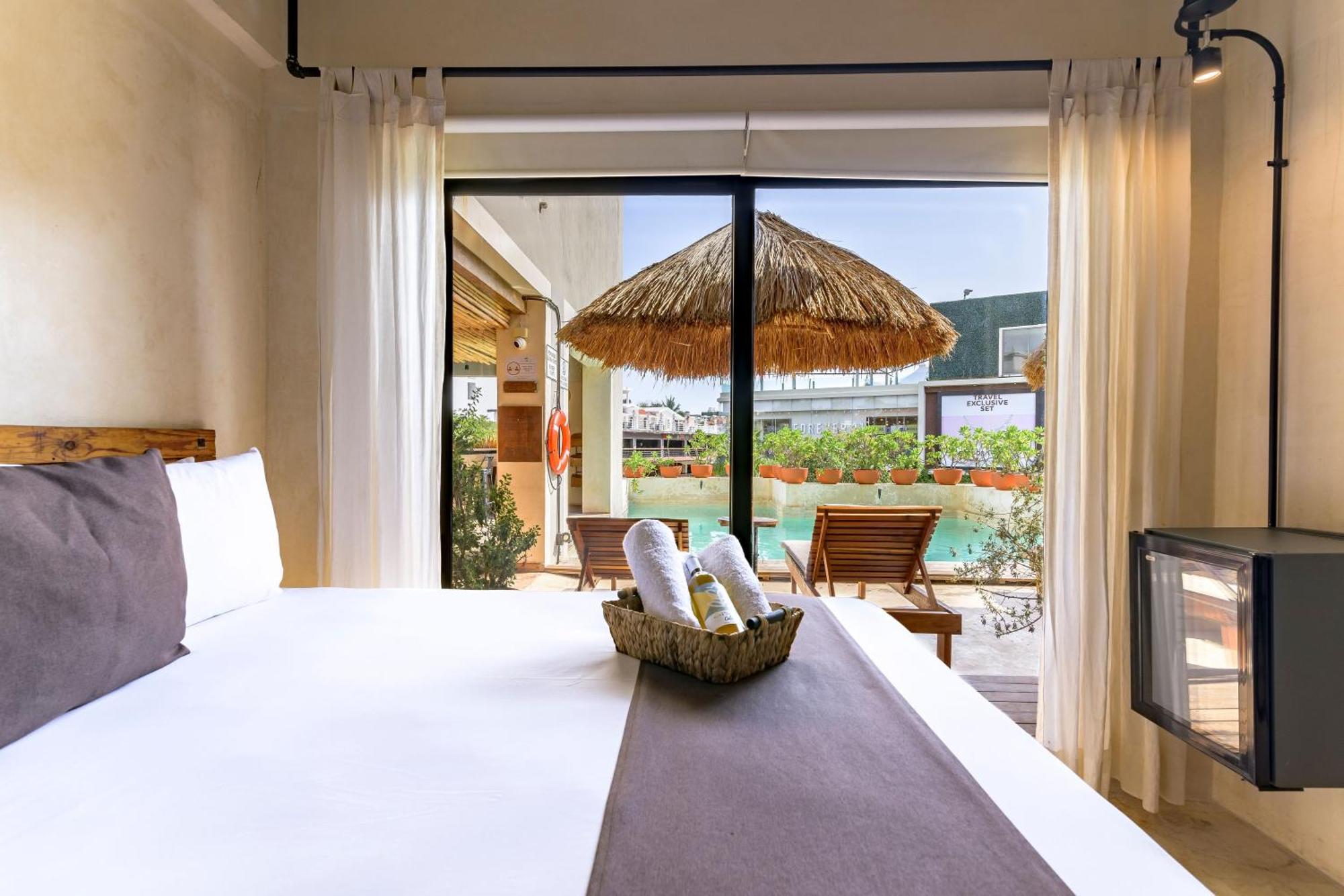 Double Room Pool View
