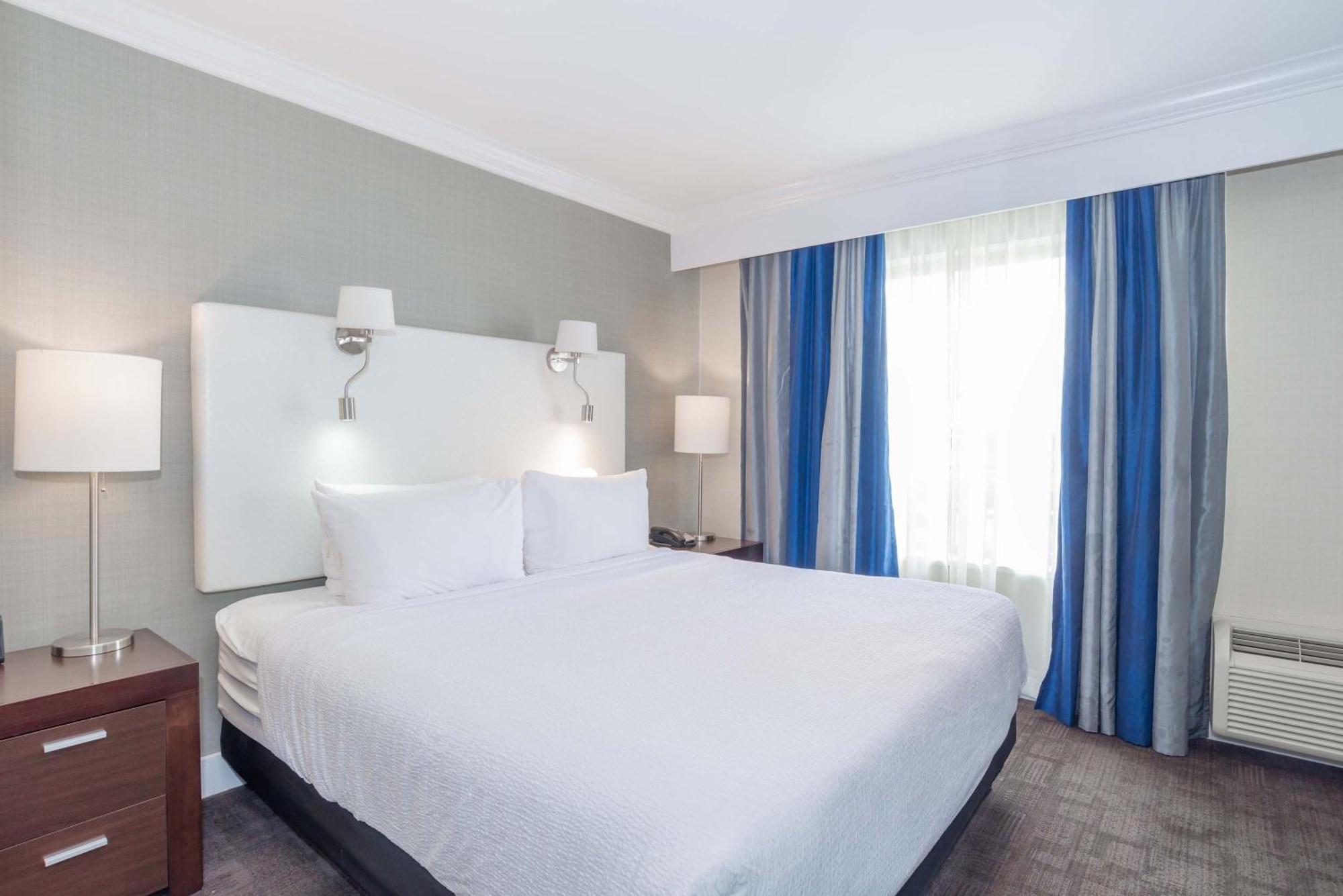 Standard Suite, 1 King Bed, Kitchenette,1596872238:JPEG
