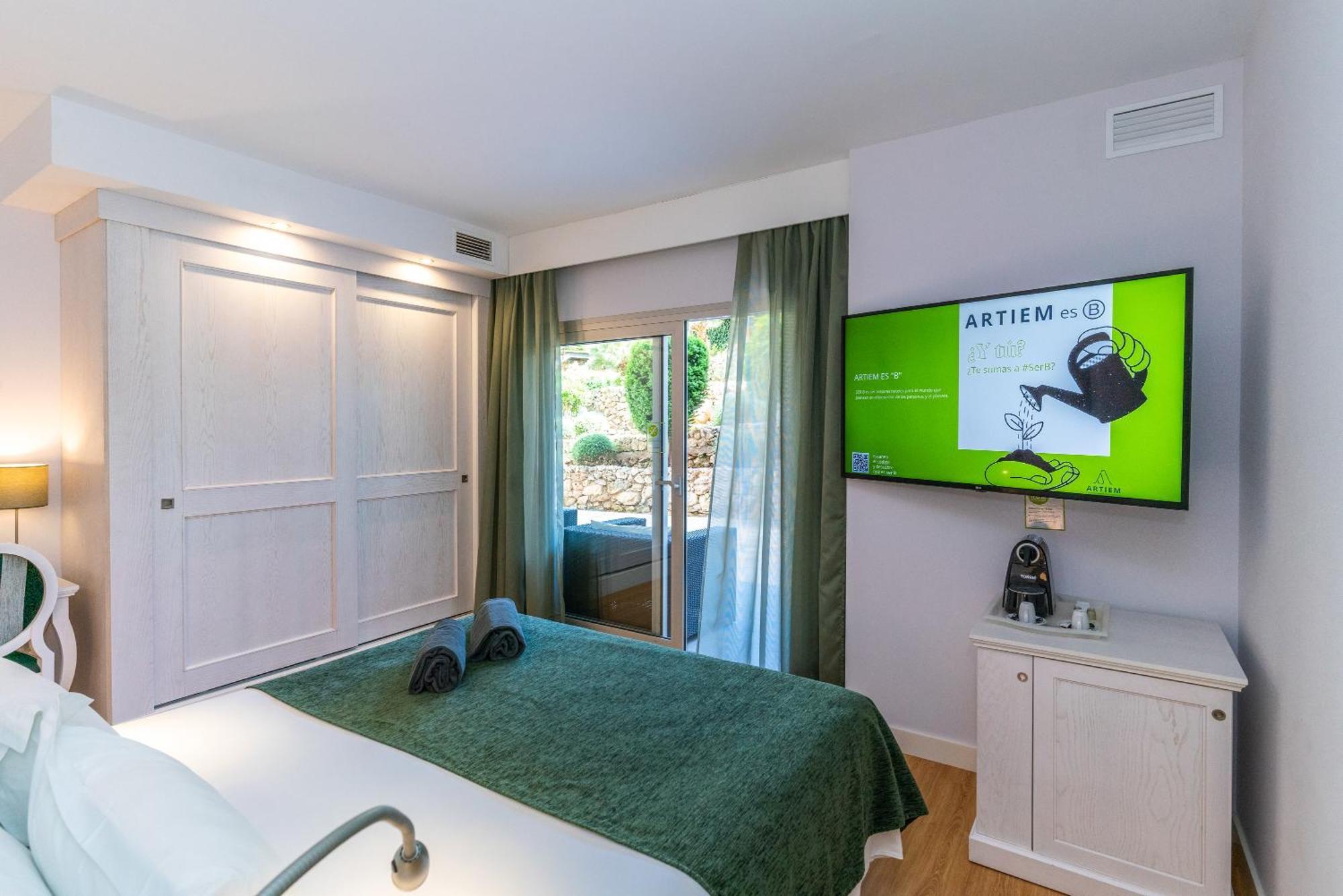 Queen Room Spa Bath