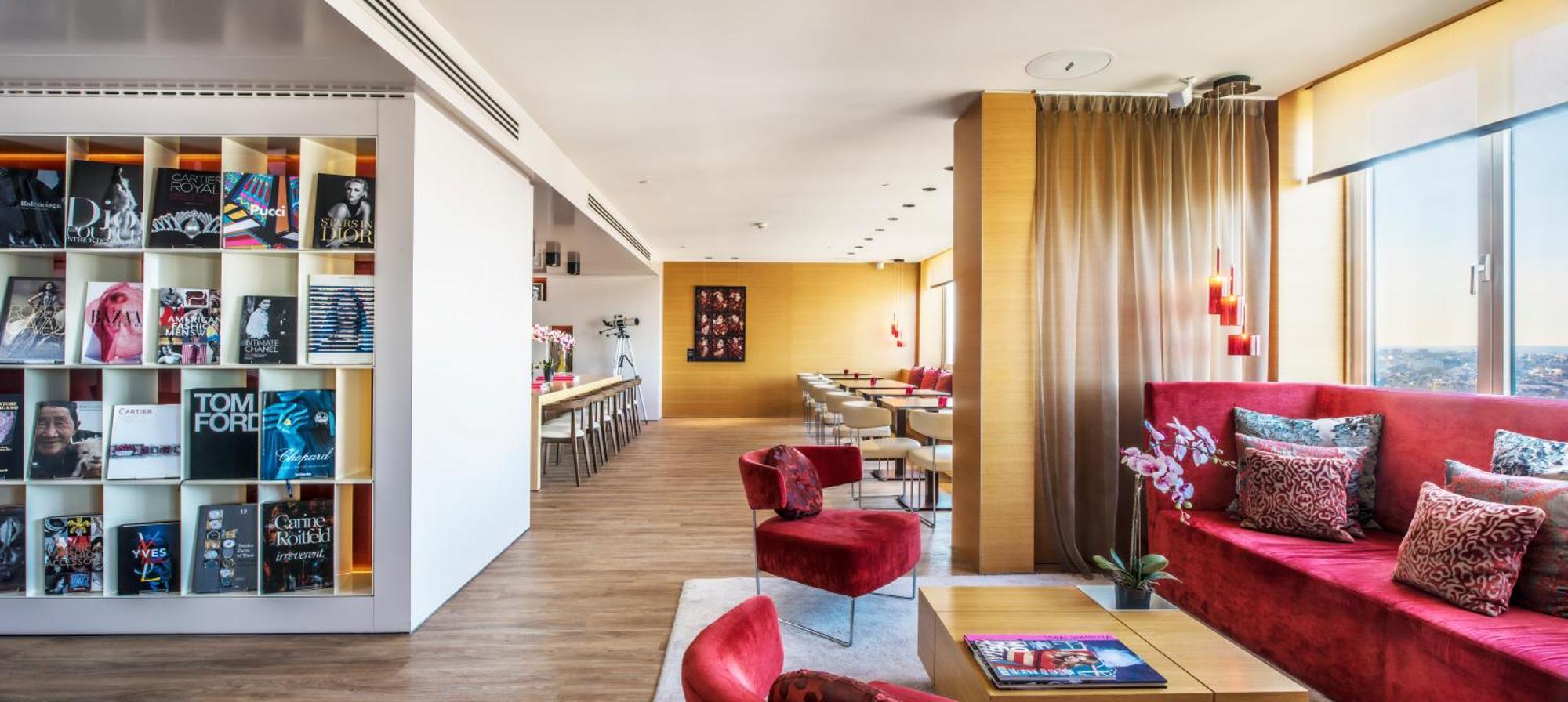 Quarto Deluxe Panorama de Canto com Acesso ao Salão