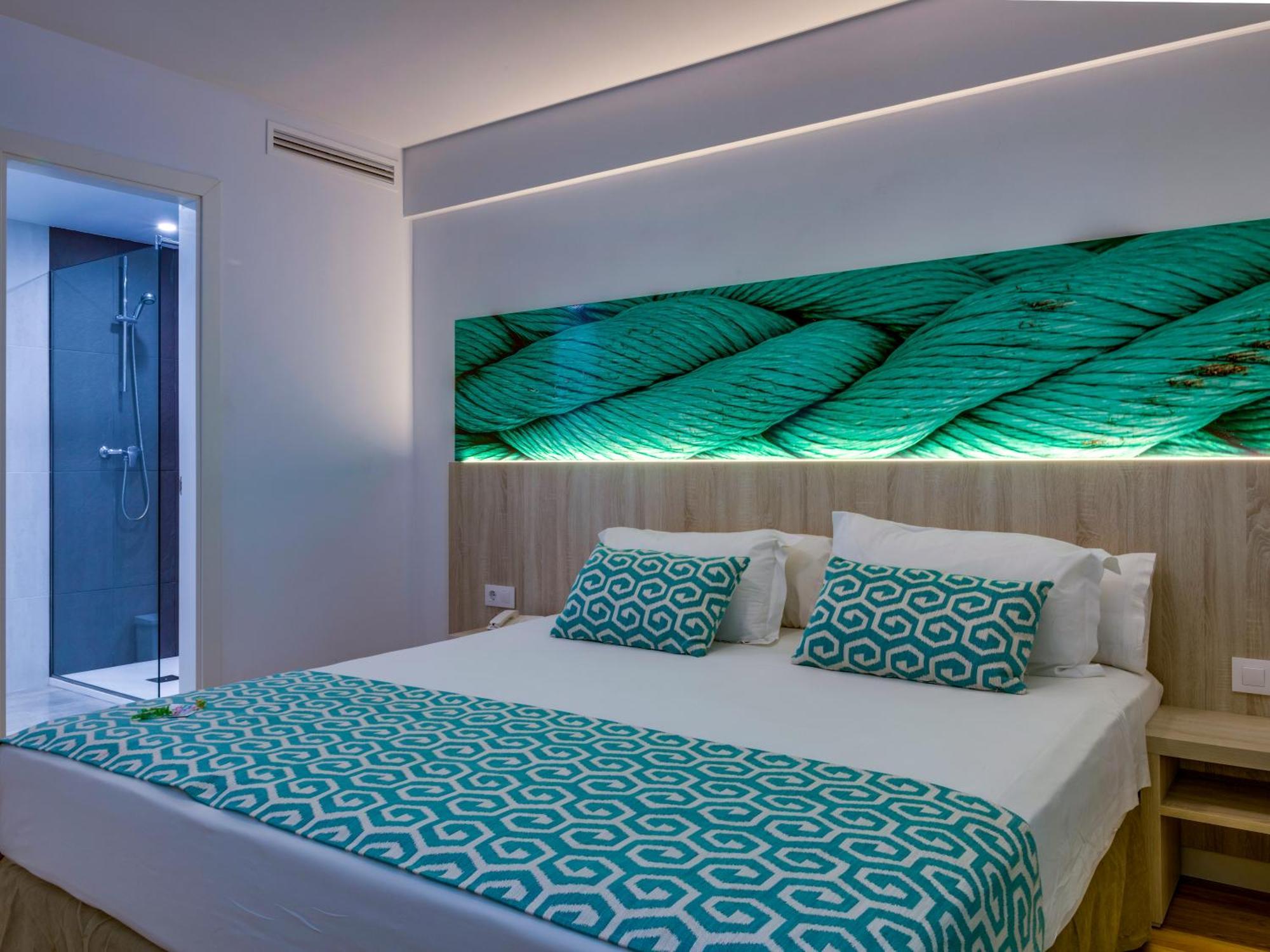 Superior One-Bedroom Apartment