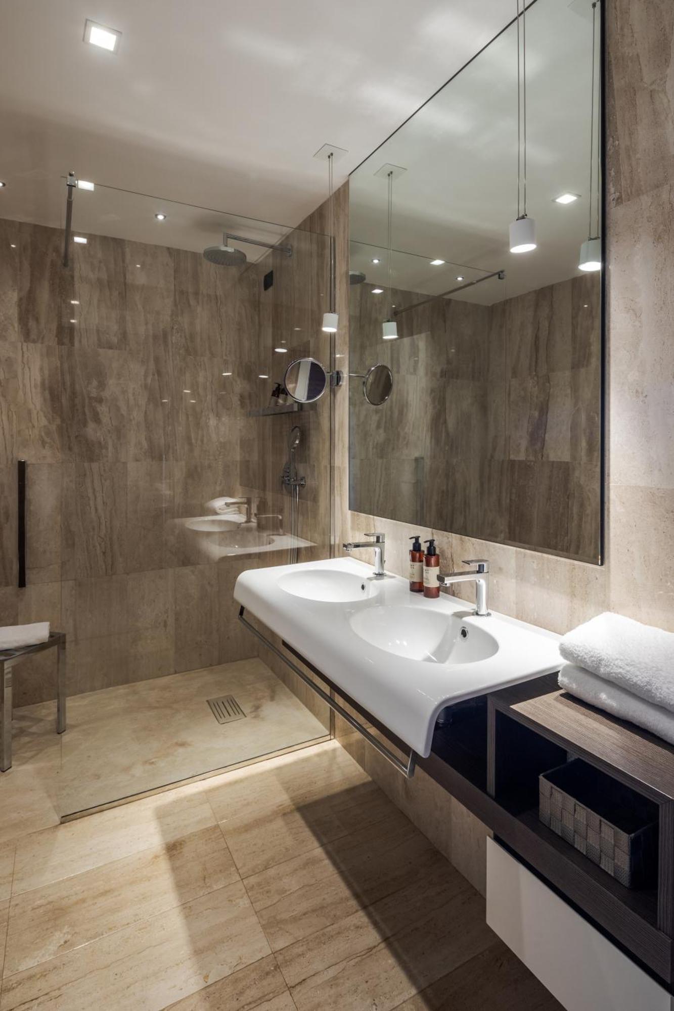 Executive Double or Twin Room Sea View