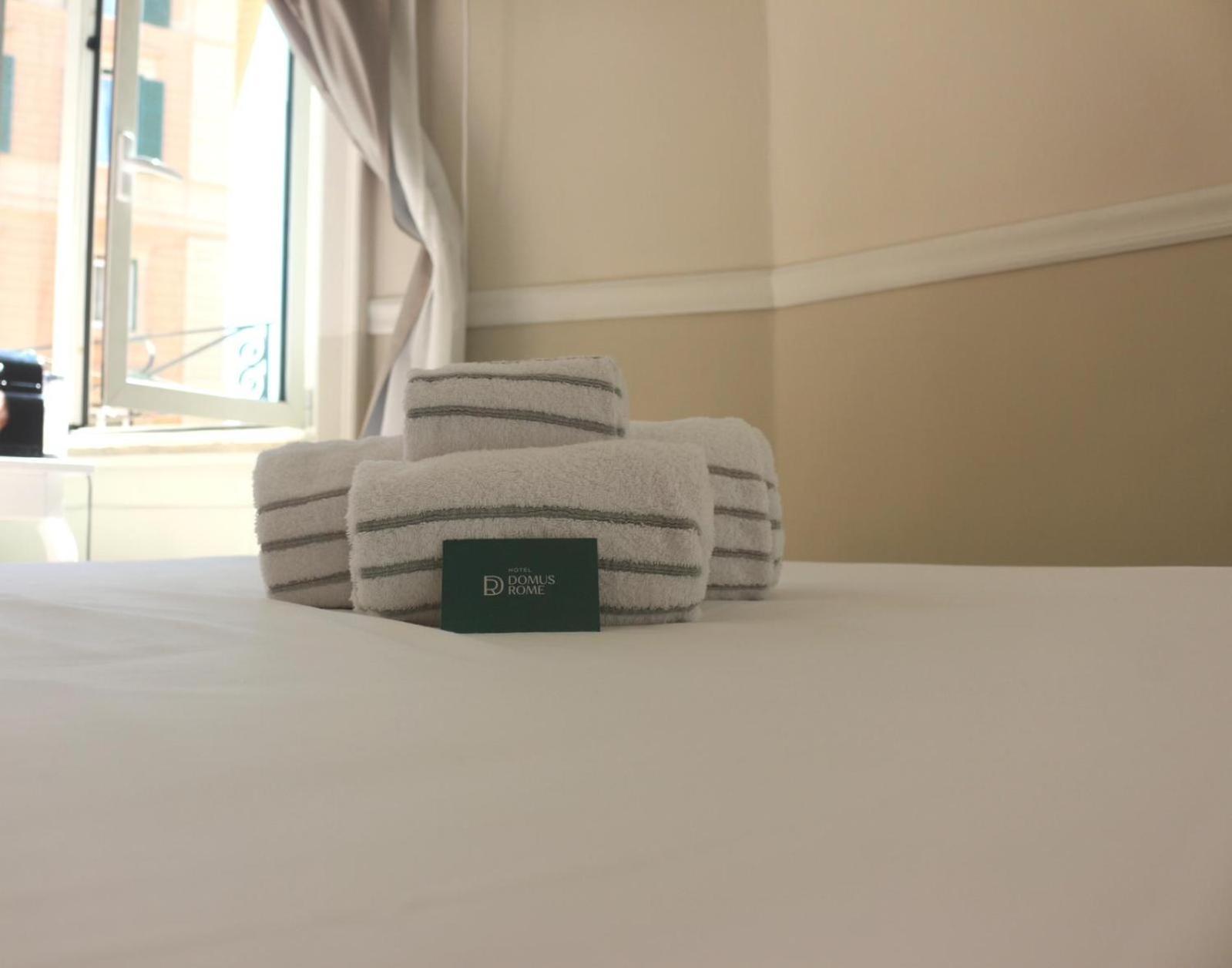 Quarto com Cama de Casal ou 2 de Solteiro