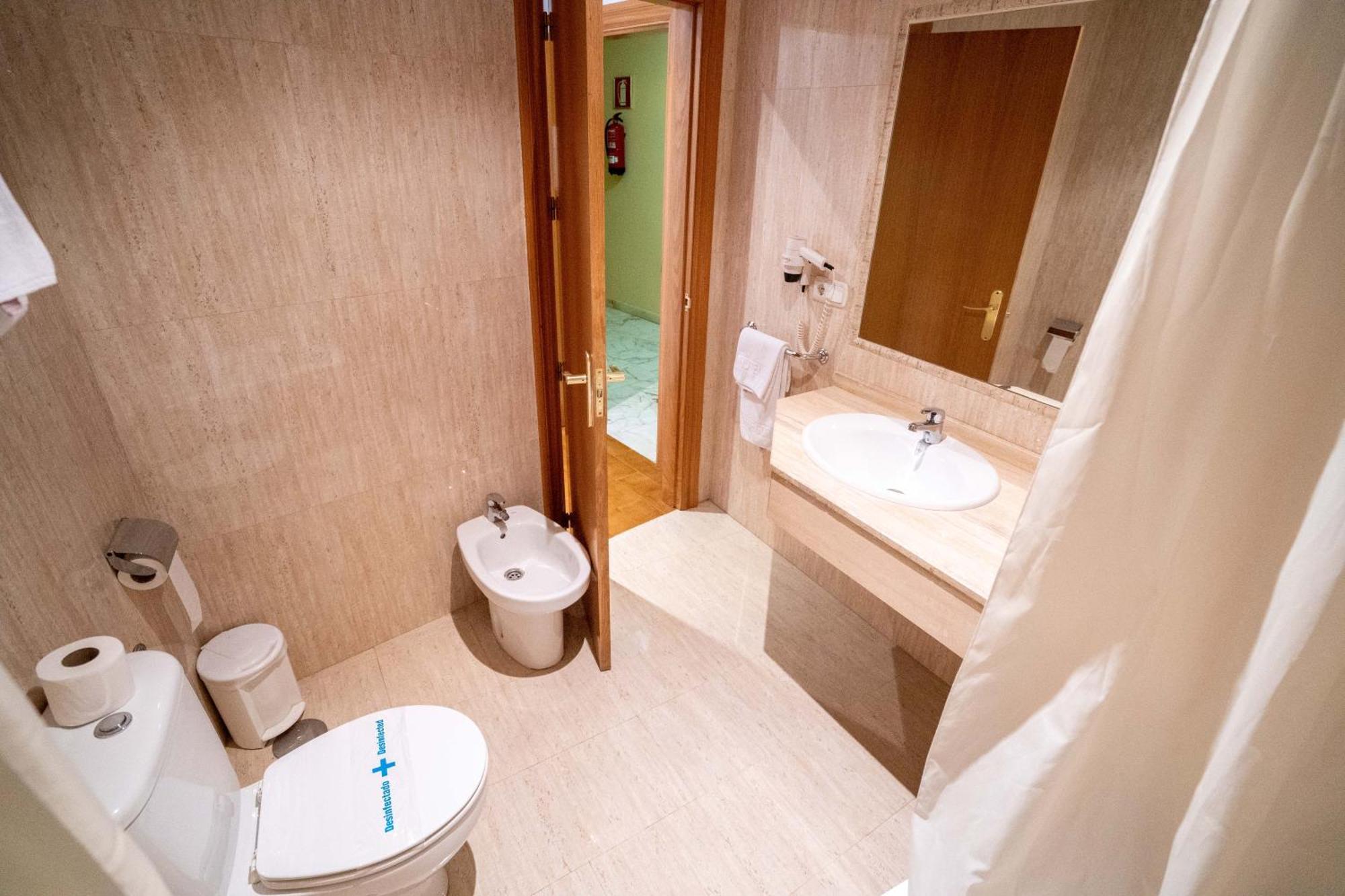 Single Room Private Bathroom