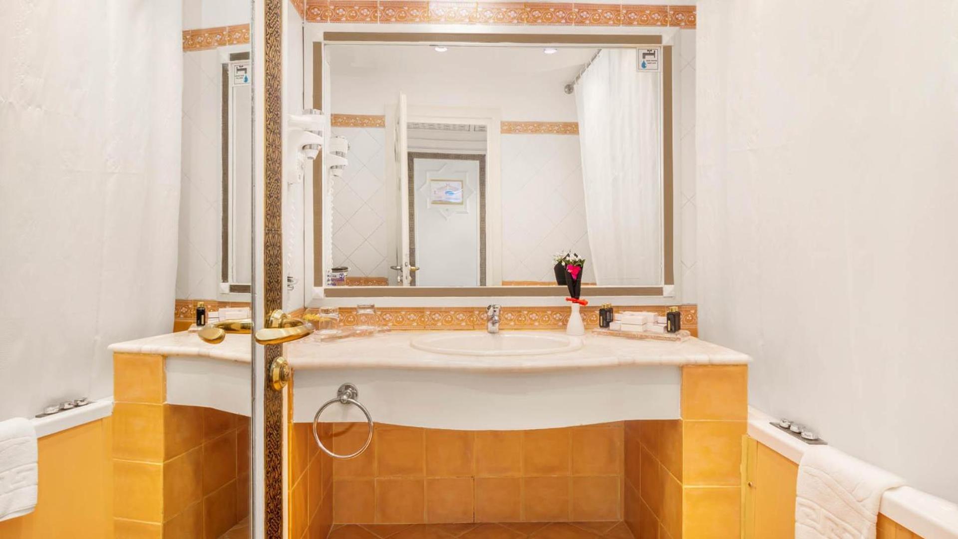 Habitación Prestige Deluxe con vistas a la piscina