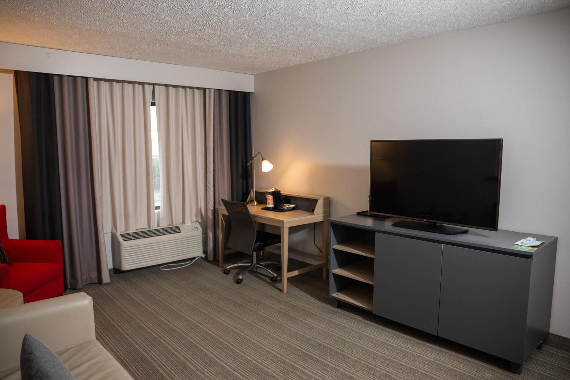 One-Bedroom King Suite Non-Smoking,1616434532:JPEG