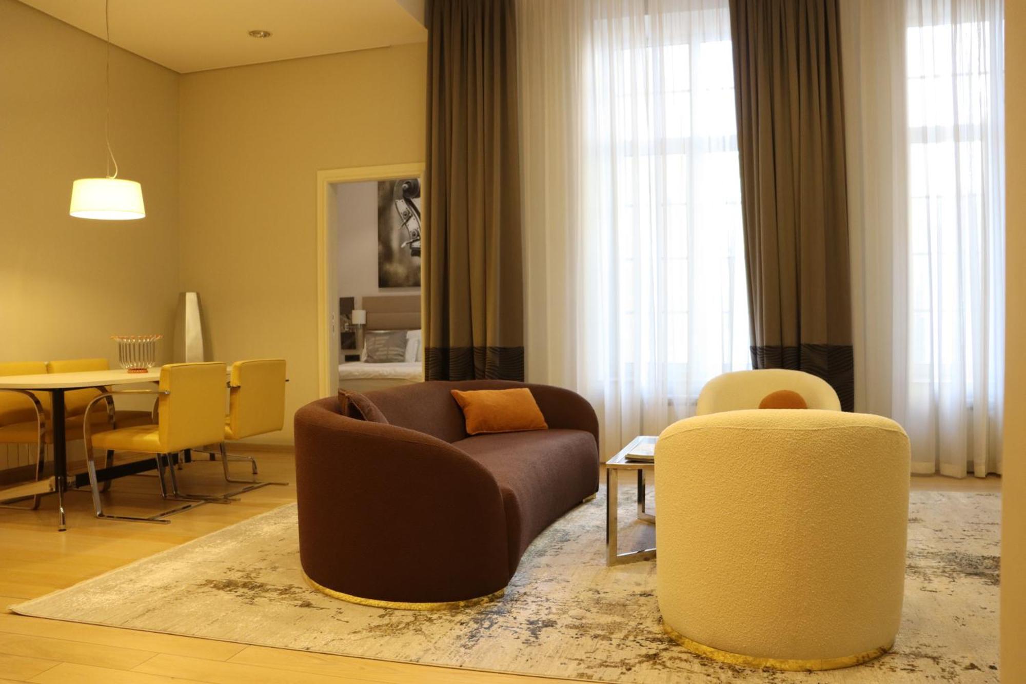Superior One-Bedroom Apartment