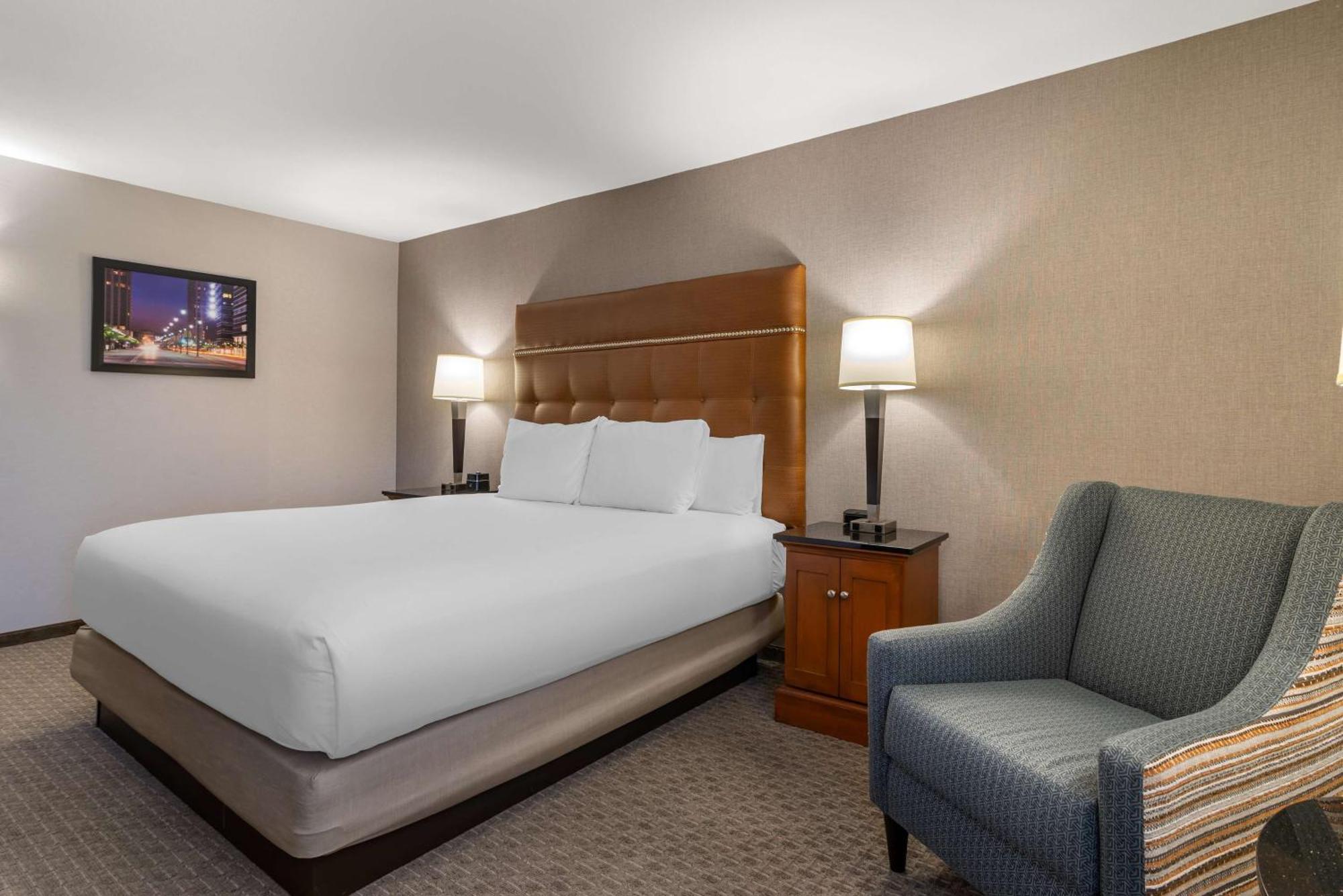 Deluxe King Room