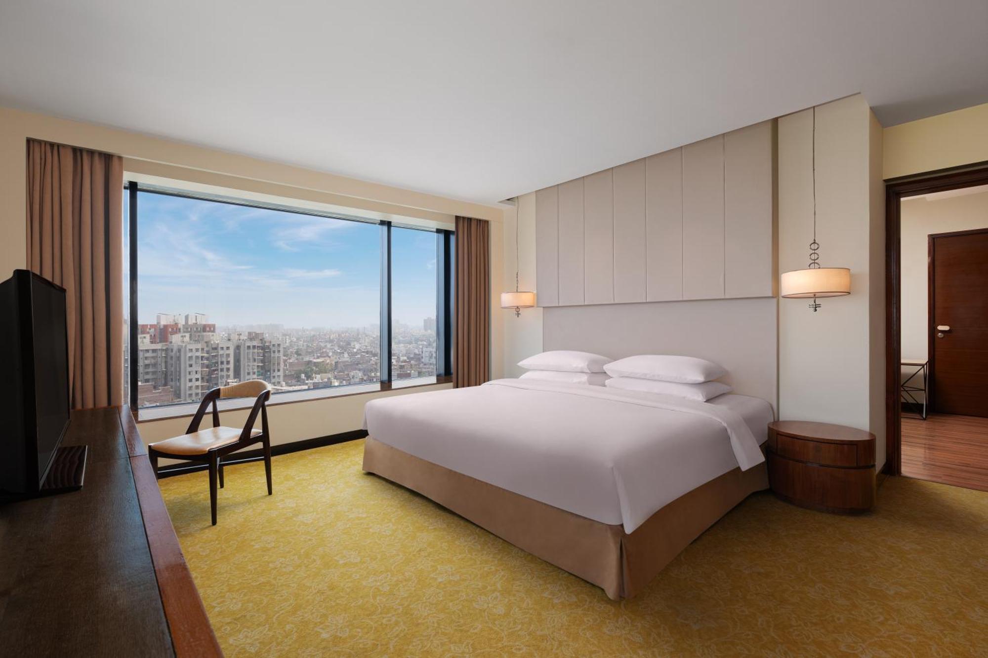 Executive Suite Club Benefits INR 500 meal credit per of Food & Beverages Laundry One way Airport Transfers need 4 hours prior request