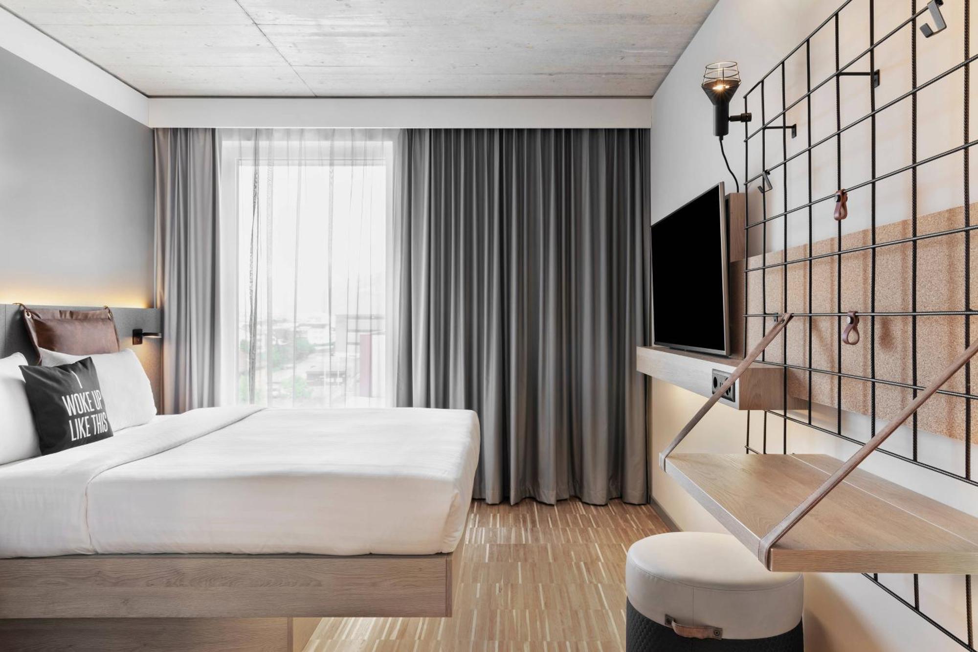 Moxy Sleeper Guest Room 1 Queen