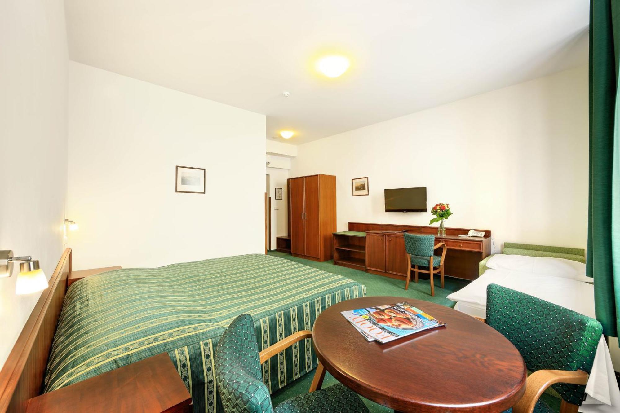 Triple Room City View