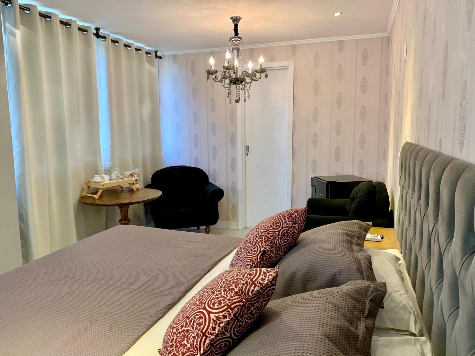 Deluxe Room,1639121333:JPEG