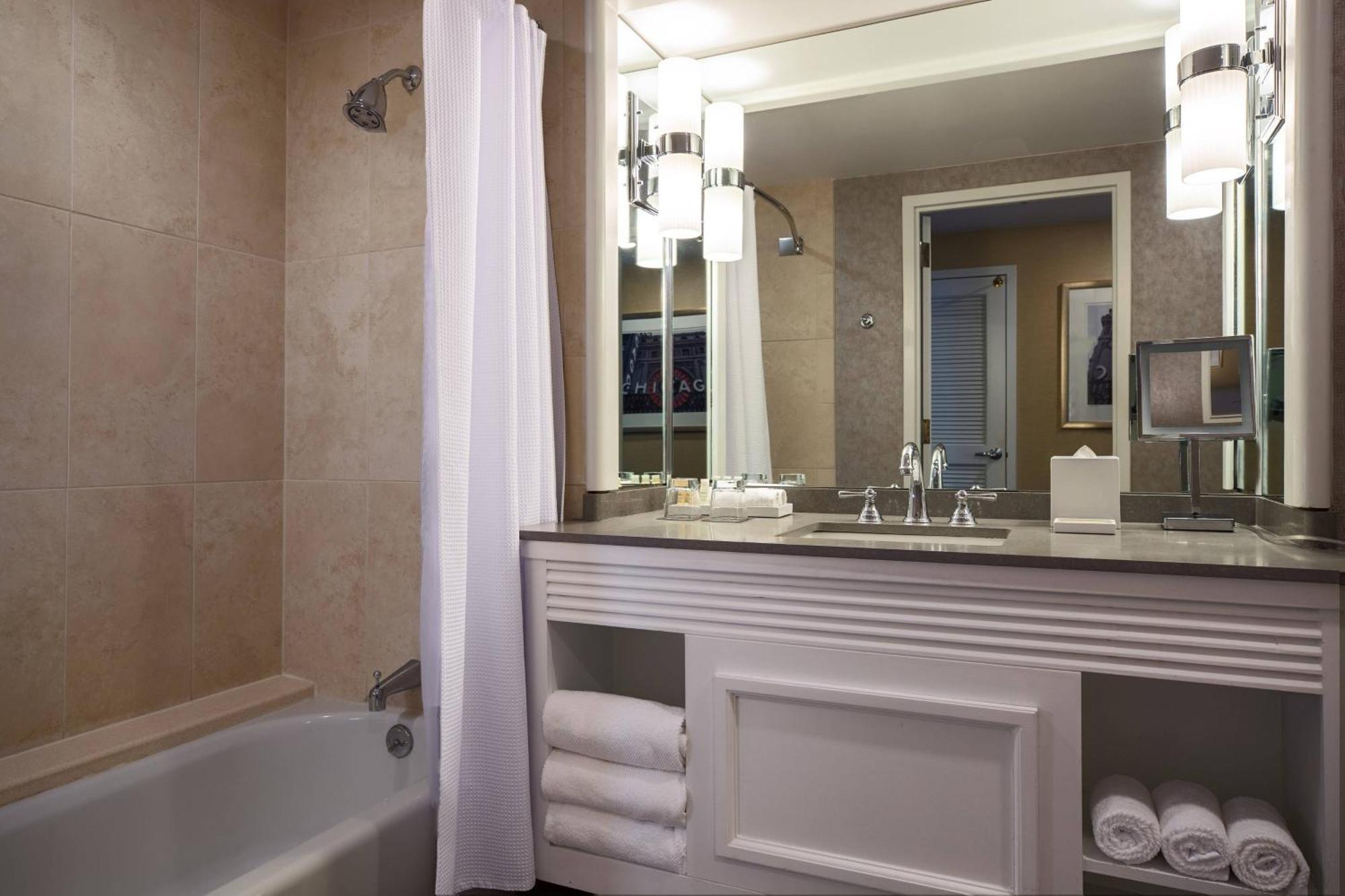 King Room with River View,1643160062:JPEG