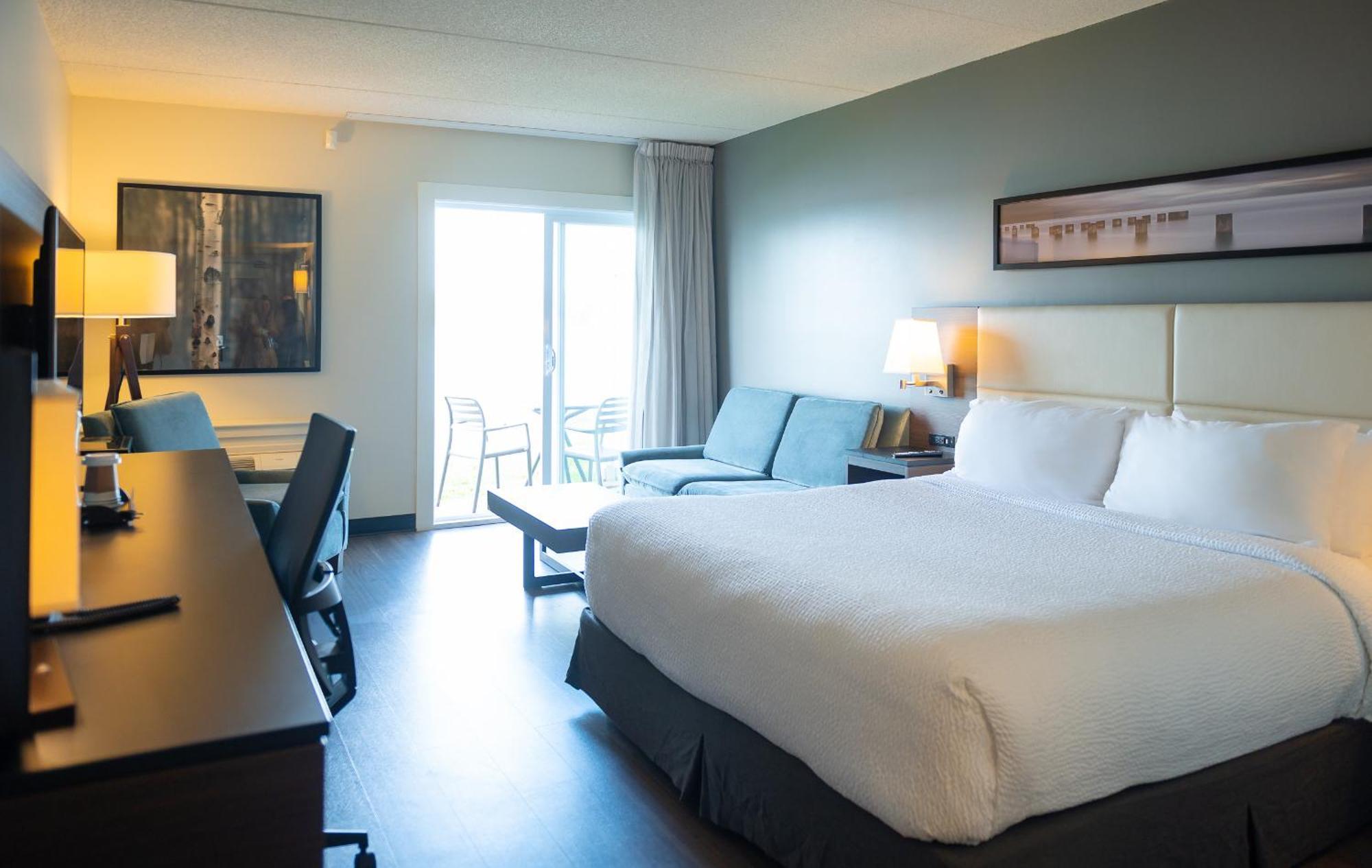 Deluxe King Room