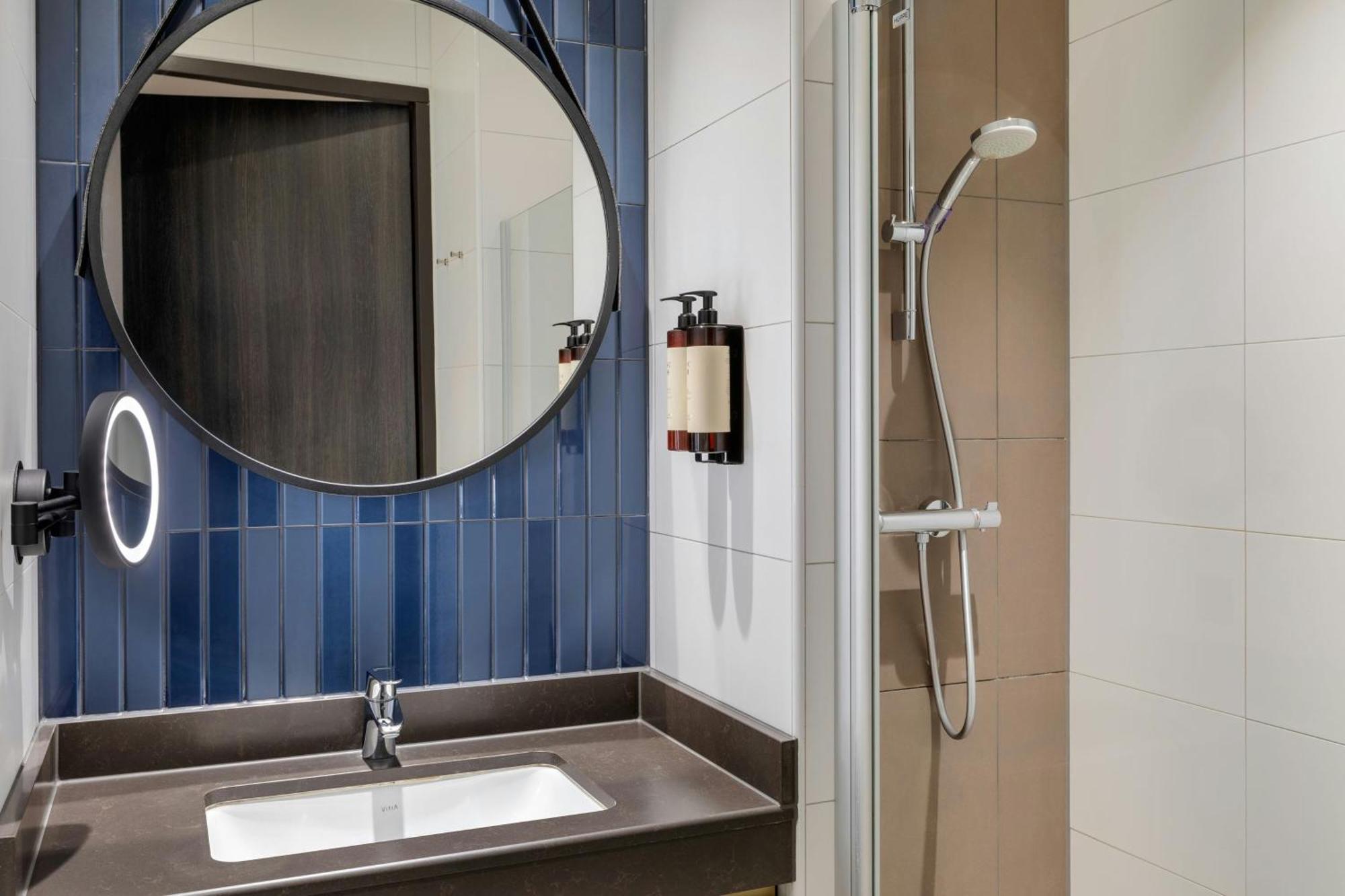 King Room,1644435492:JPEG