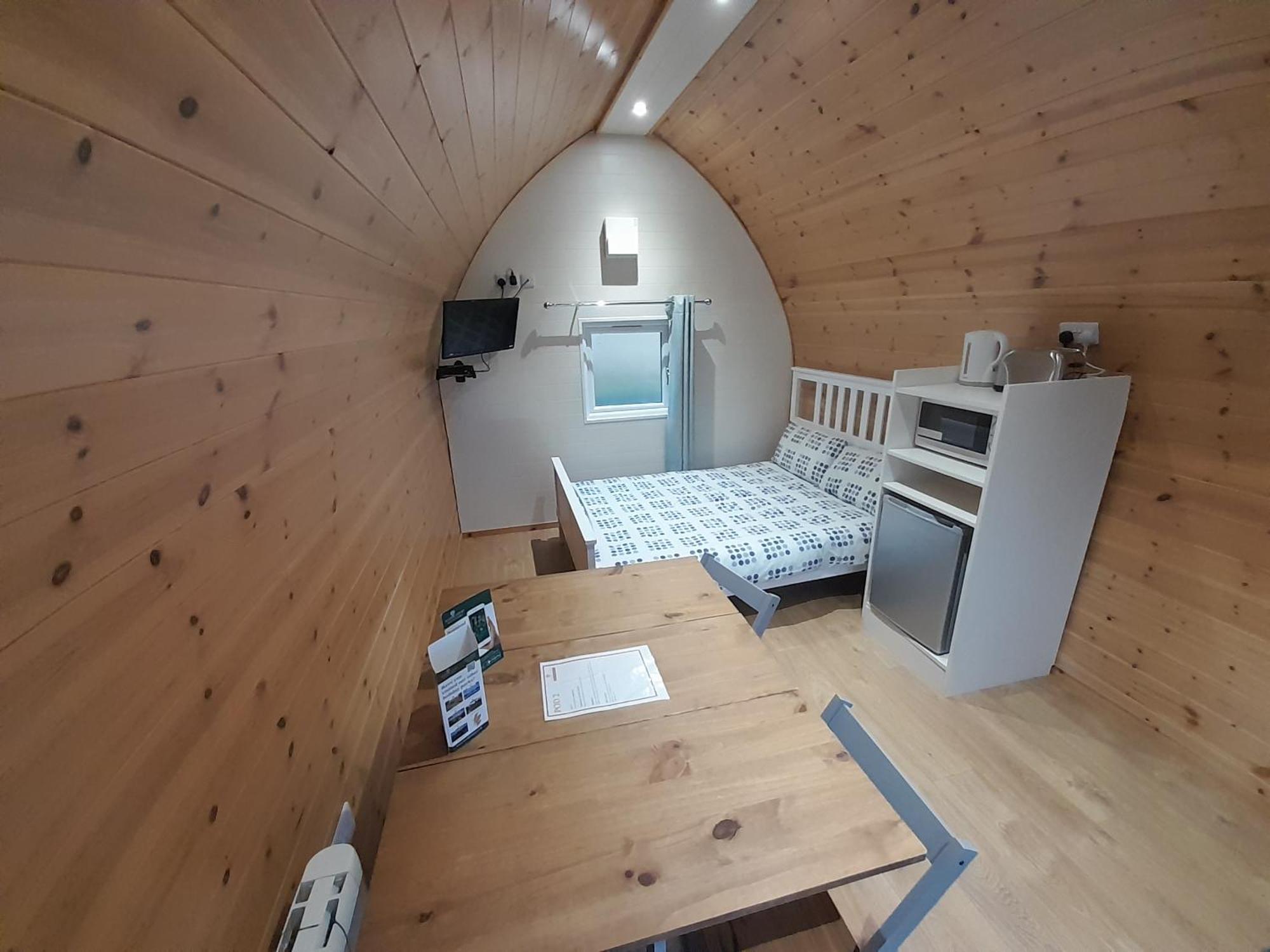 Camping Pod Sleeps 2 (SHARED BATHROOMS)