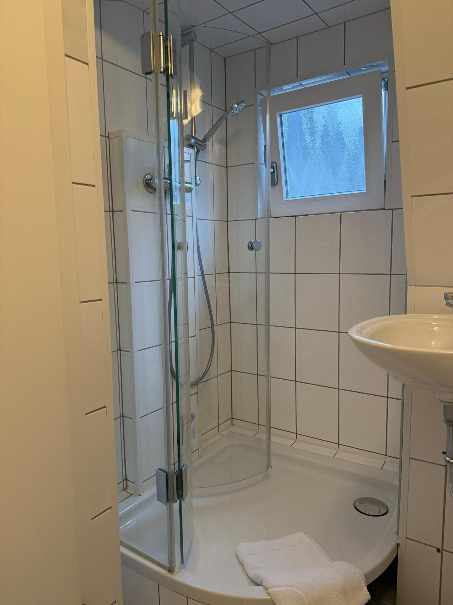 Single Room Shower