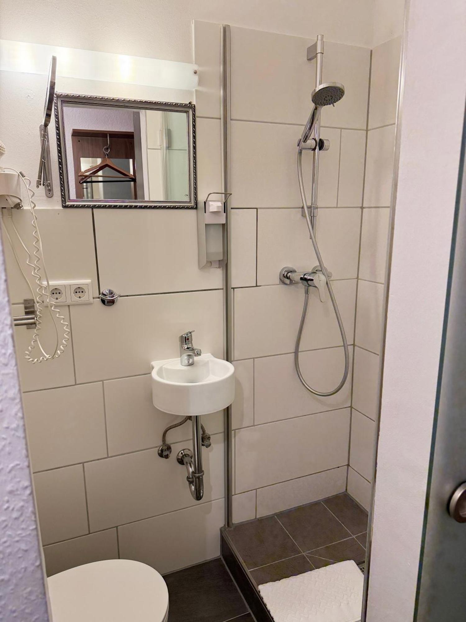 Single Room Shower