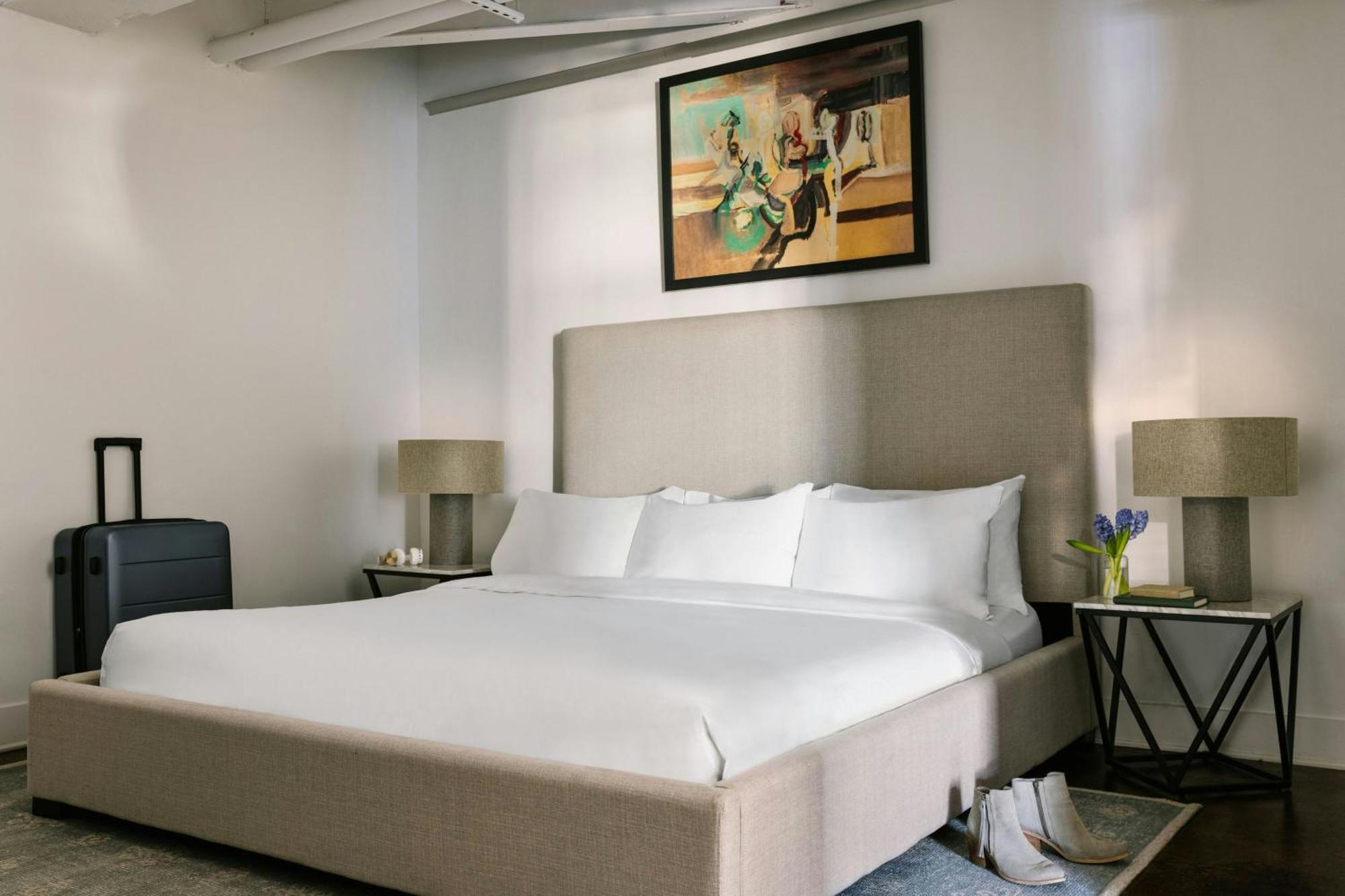 Spacious Studio Apartment King Sofa Bed