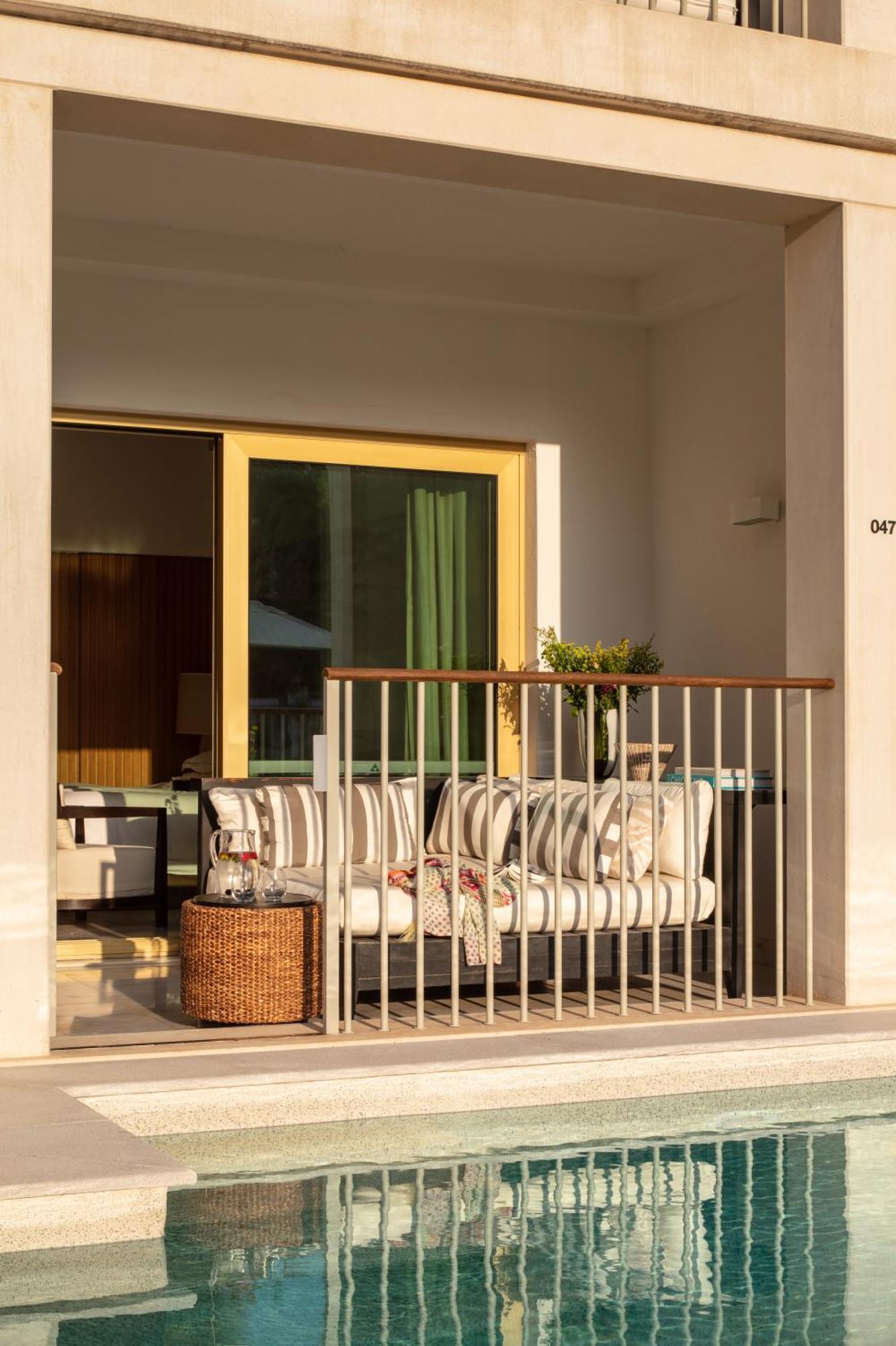 Signature King Room ith Balcony Pool Access