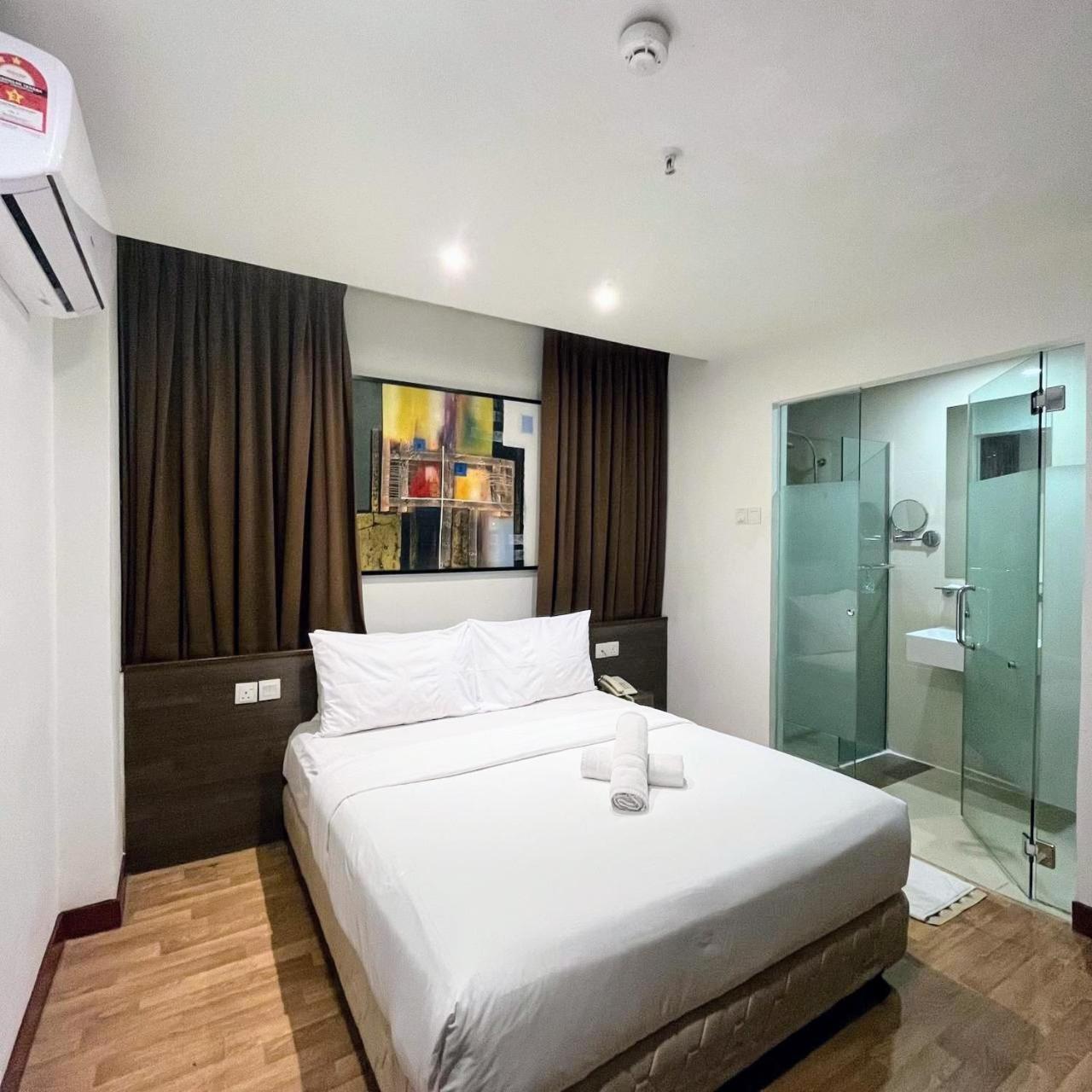 Connecting Room
