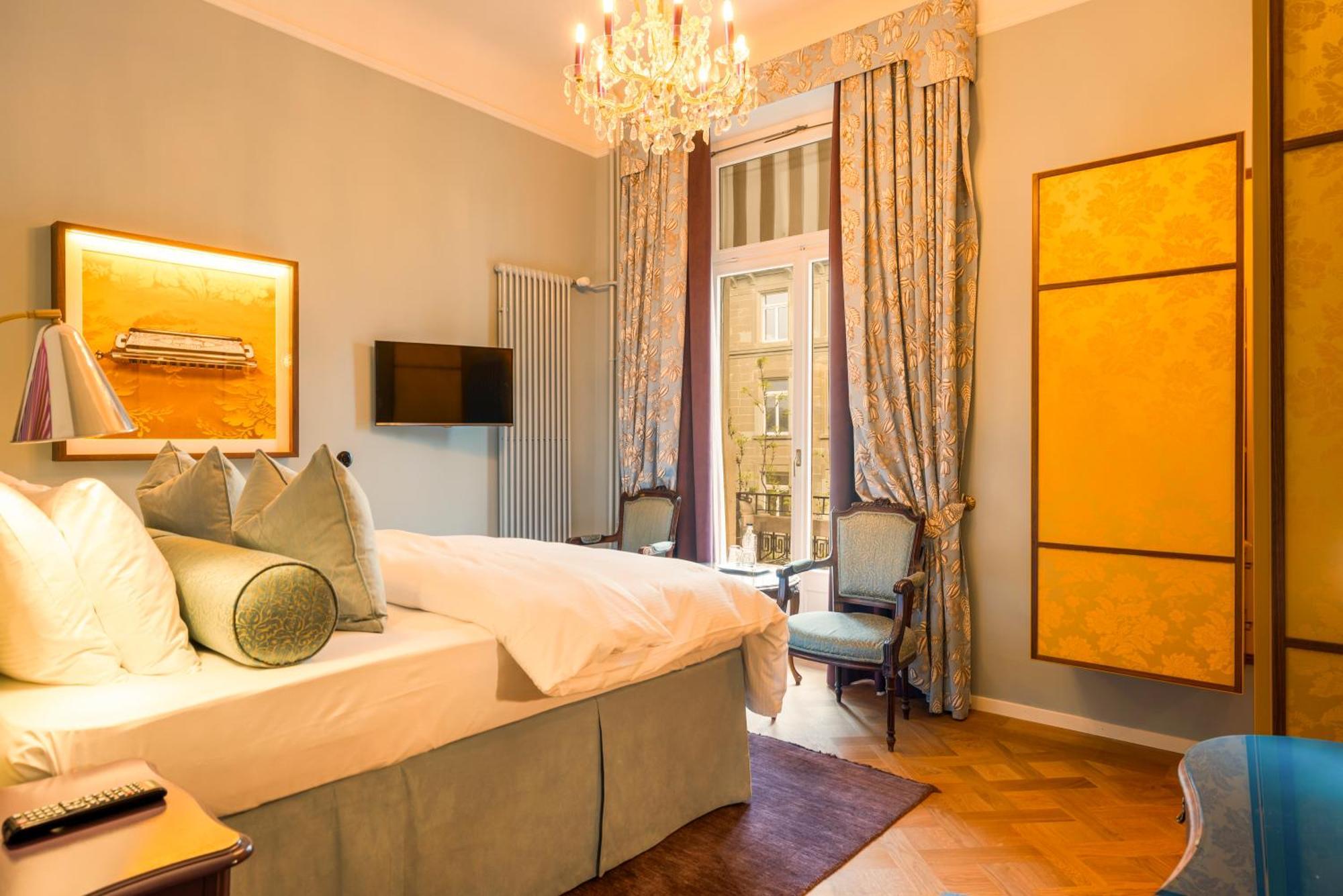Double Room Queen Size Bed
