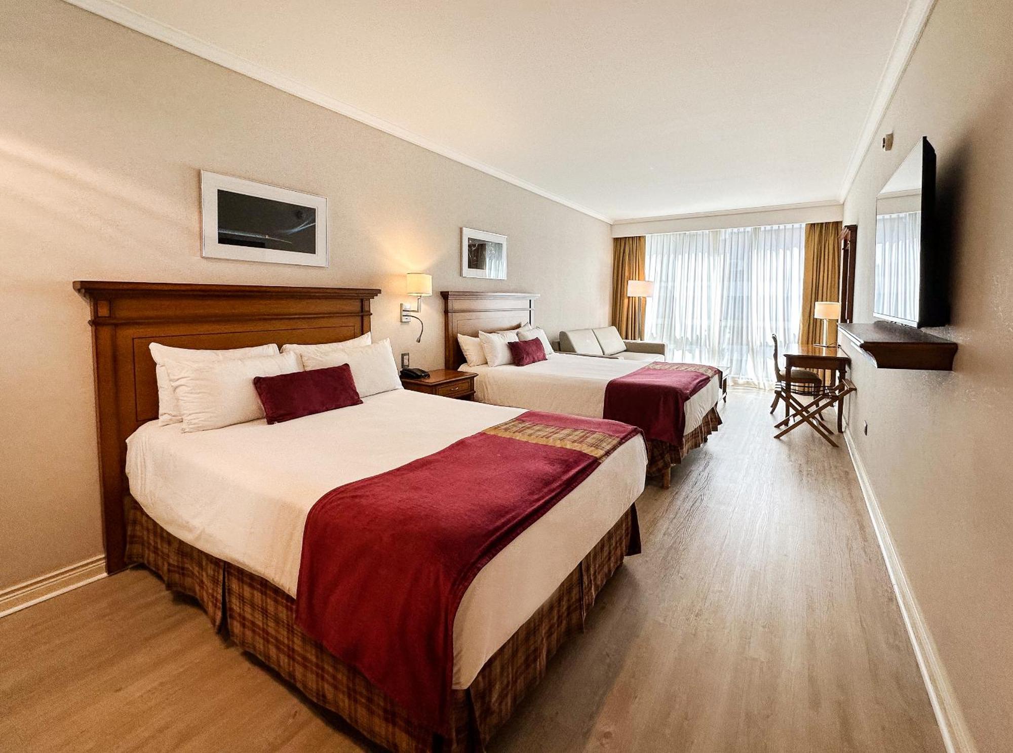 Deluxe Queen Room