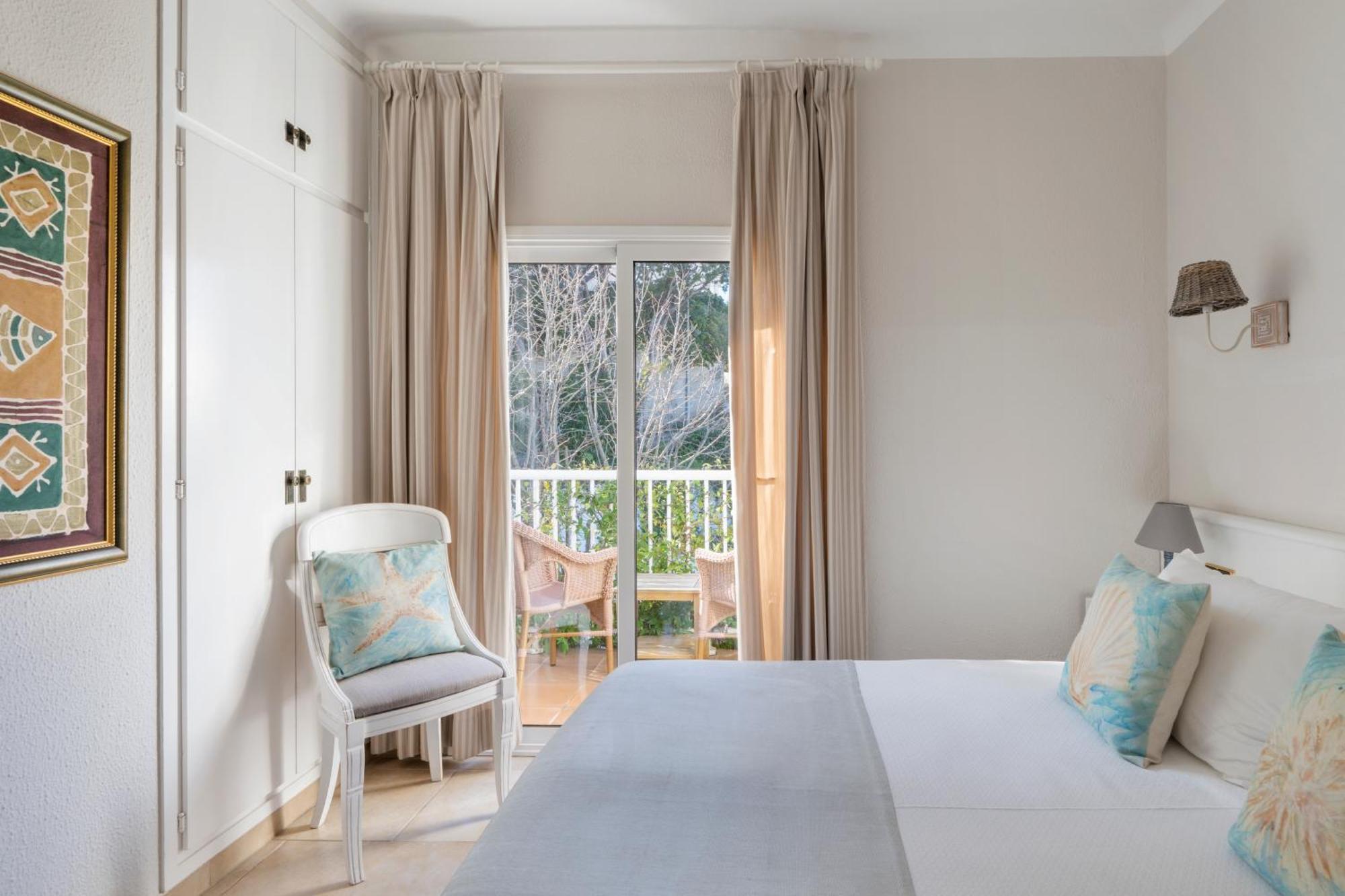 Double or Twin Room Balcony