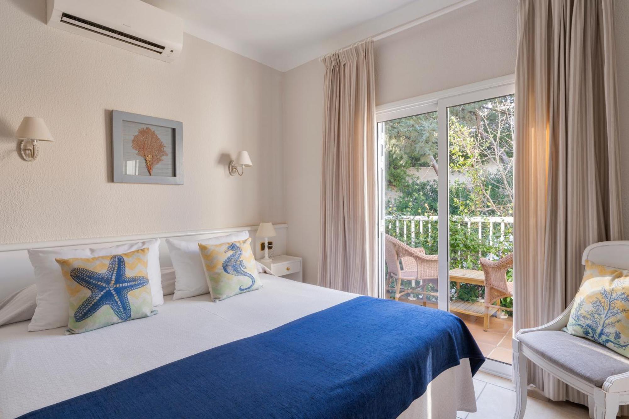 Double or Twin Room Balcony