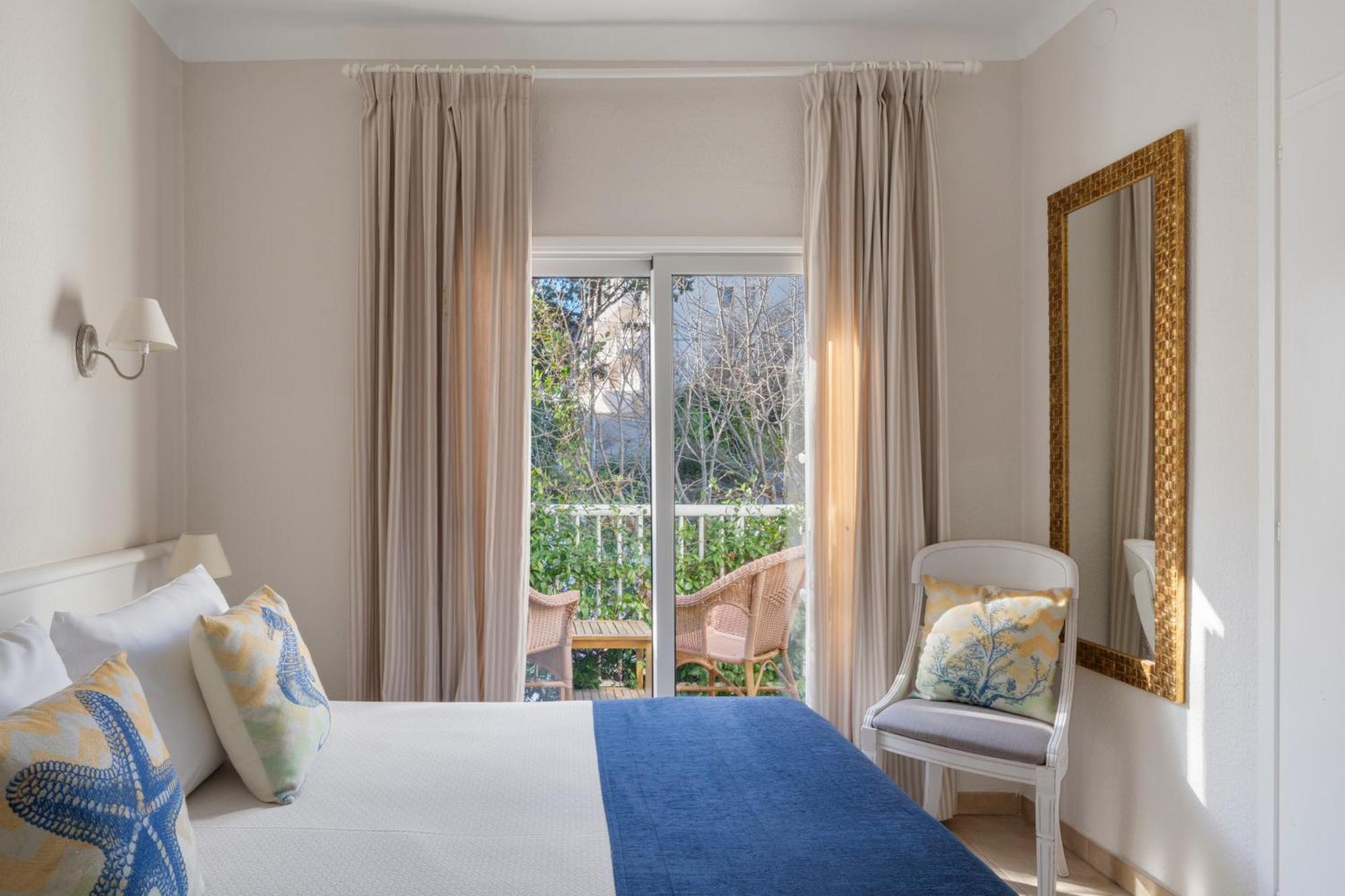 Double or Twin Room Balcony