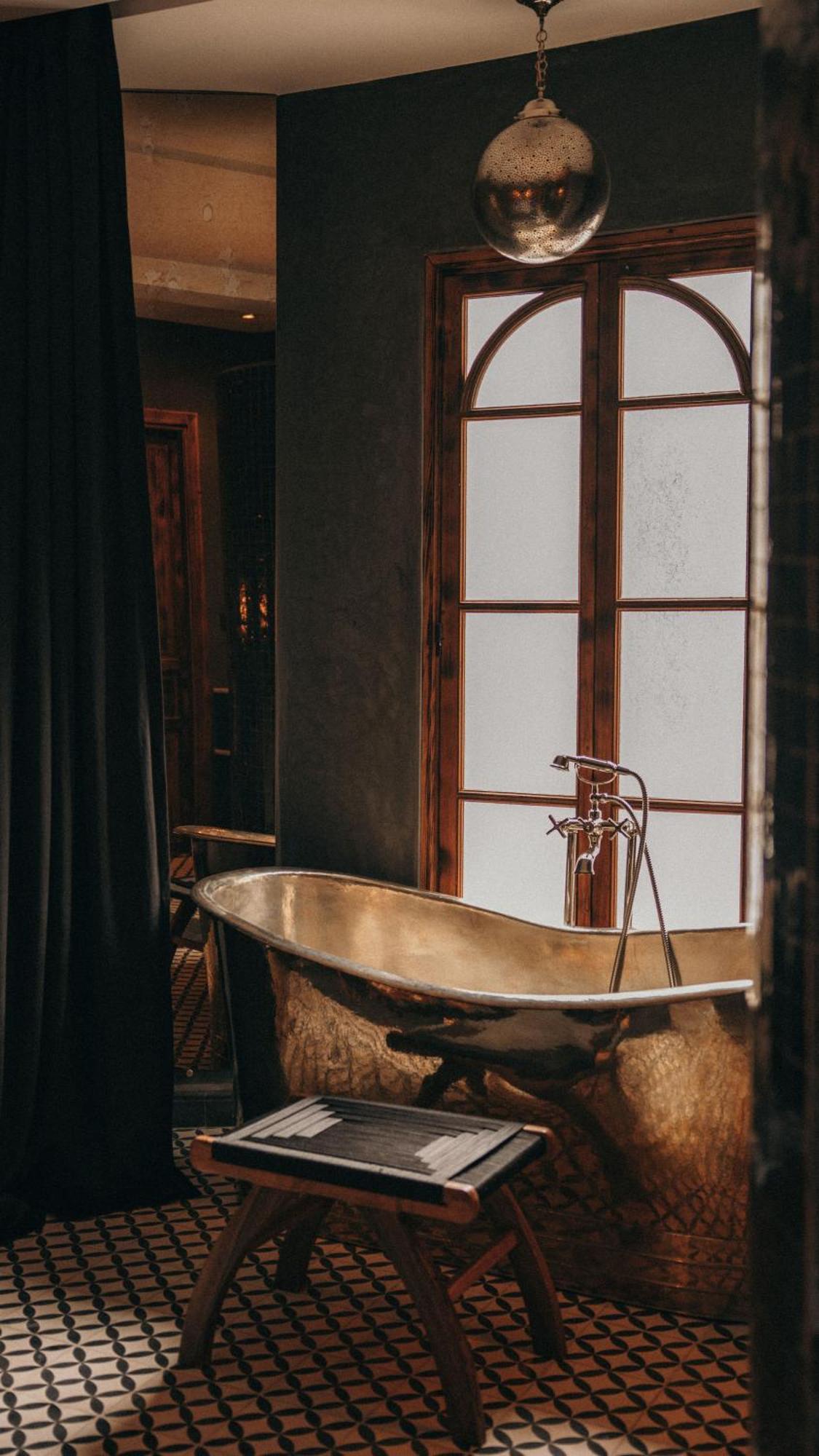 Deluxe King Room,1684868332:JPEG