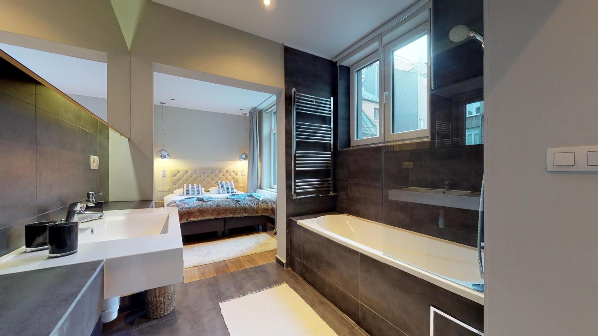 Deluxe Double Room Bath