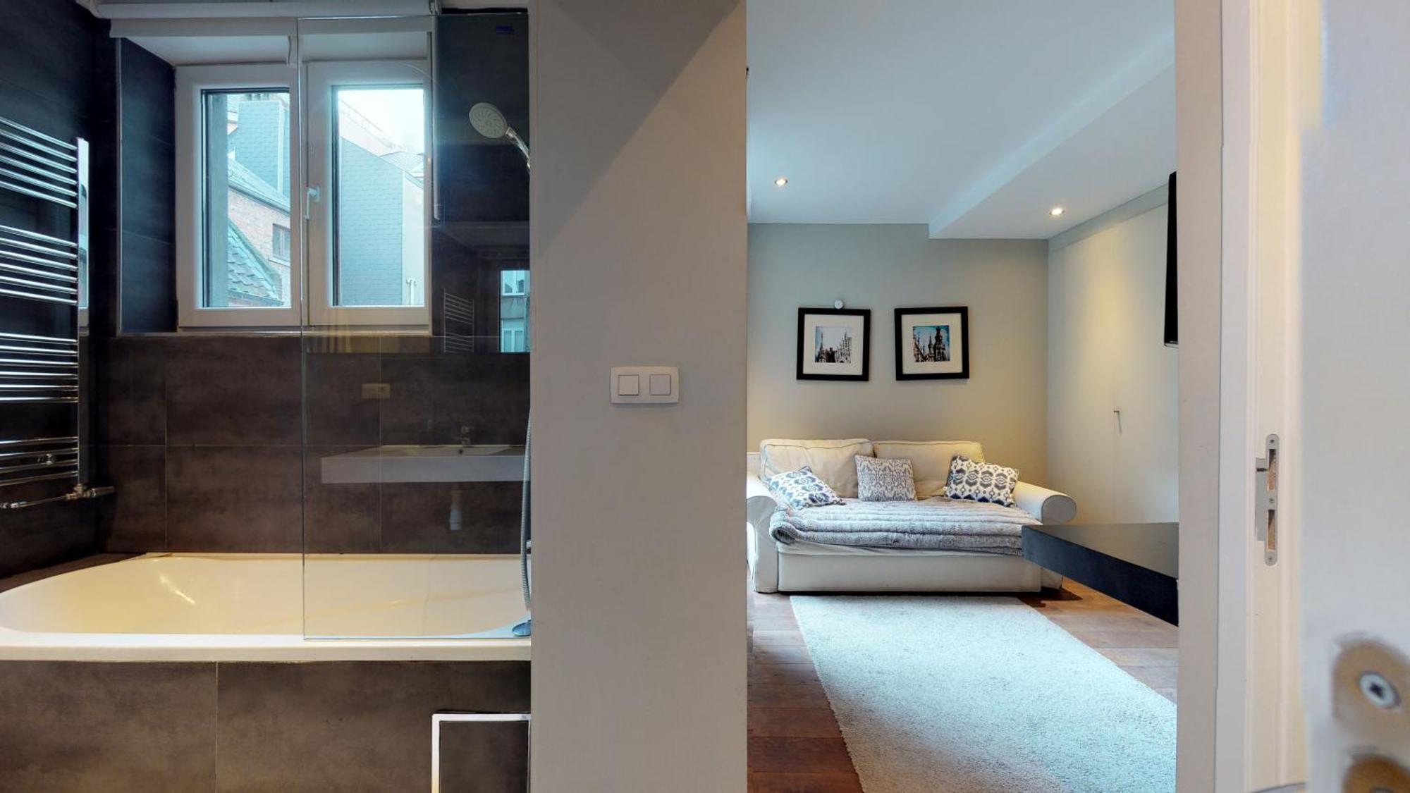 Deluxe Double Room Bath